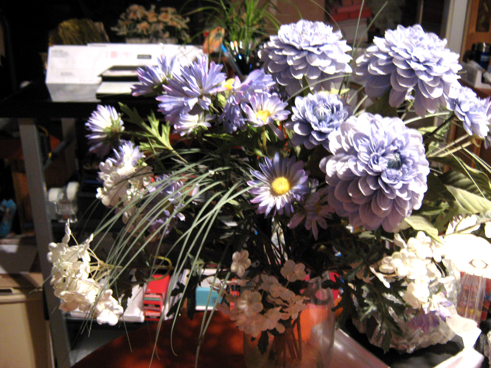 ARTIFICIAL SILK BLUE CARNATION FLOWER ARRANGEMENT w/ Glass Vase