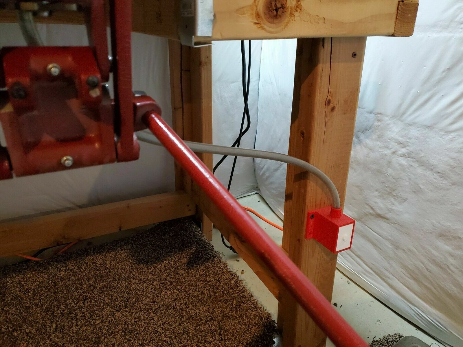 Universal Spent Primer Catcher with Drawer with 1/2" and 3/8" Barbed Fittings