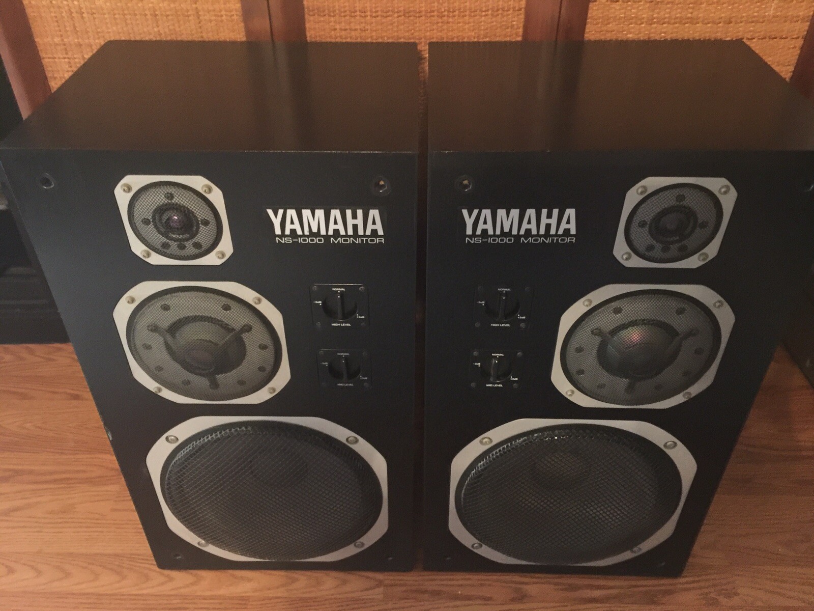Vintage  -Yamaha NS 1000 M Speakers -  Good Condition  !