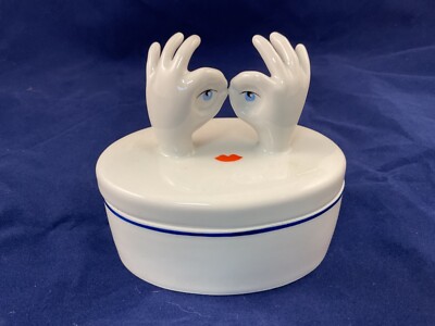 royal dux porcelain trinket box with two hands 06-5010