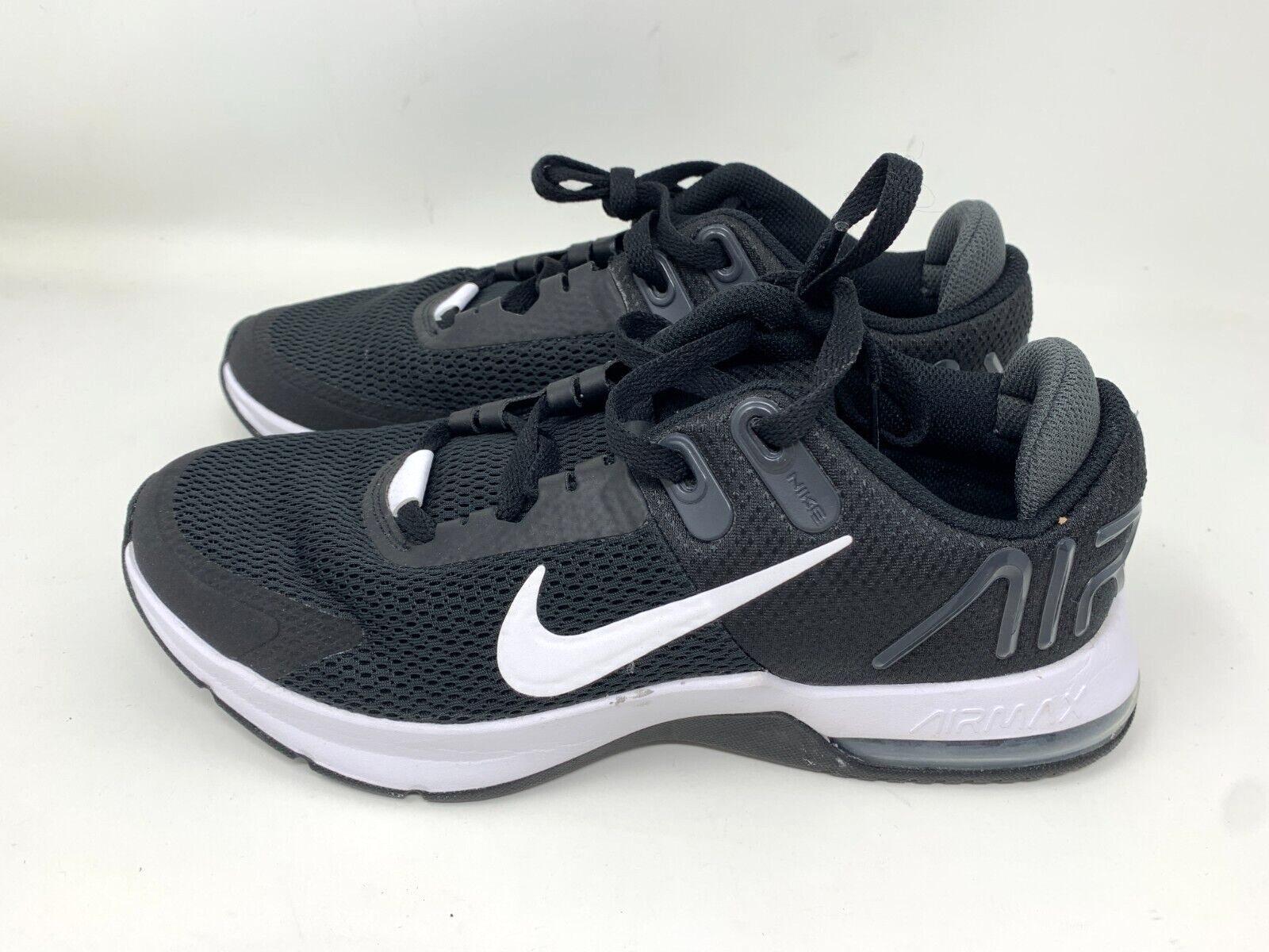 Nike Air Max Alpha Trainer 4 Men 8.5 Sport Shoe Black/White
