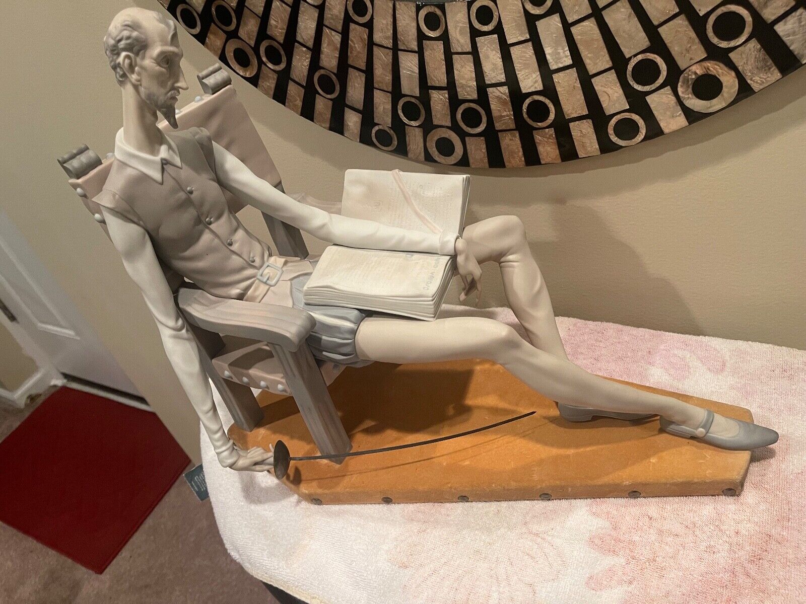 Lladro Don Quixote Sitting w/ Book and Sword (#1030 Lladro Don Quixote Sitting w/ Book and Sword (#1030