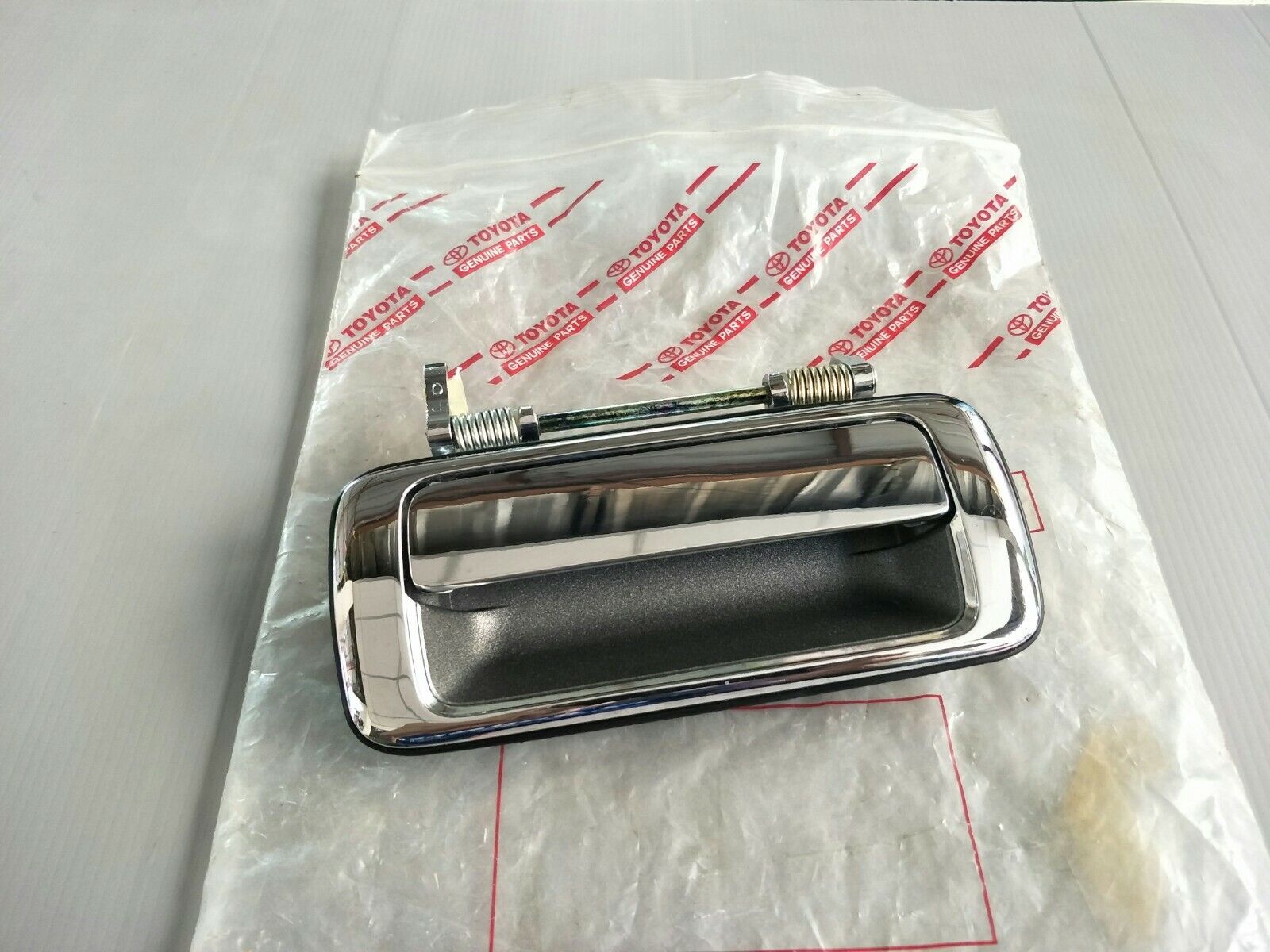NOS/JAPAN OUTER DOOR HANDLE RH For TOYOTA CRESSIDA GX81 LX80 NOS/JAPAN OUTER DOOR HANDLE RH For TOYOTA CRESSIDA GX81 LX80