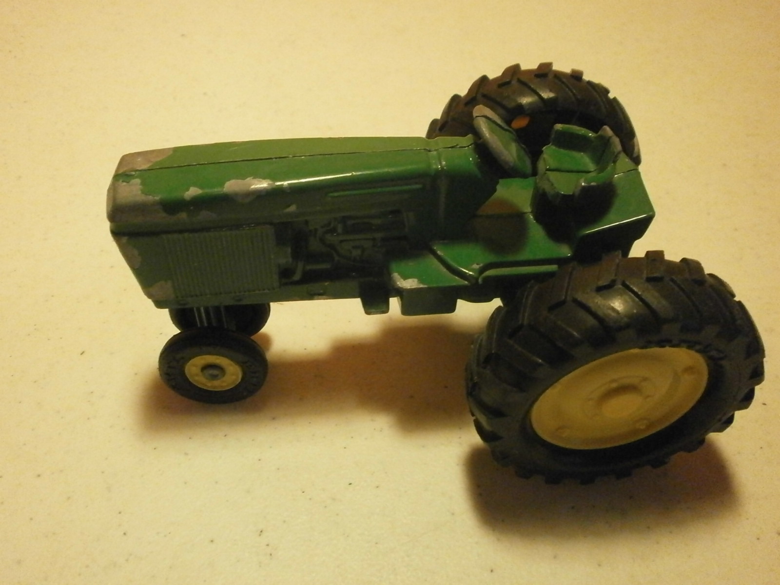 Ertl-John Deere Tractor-5