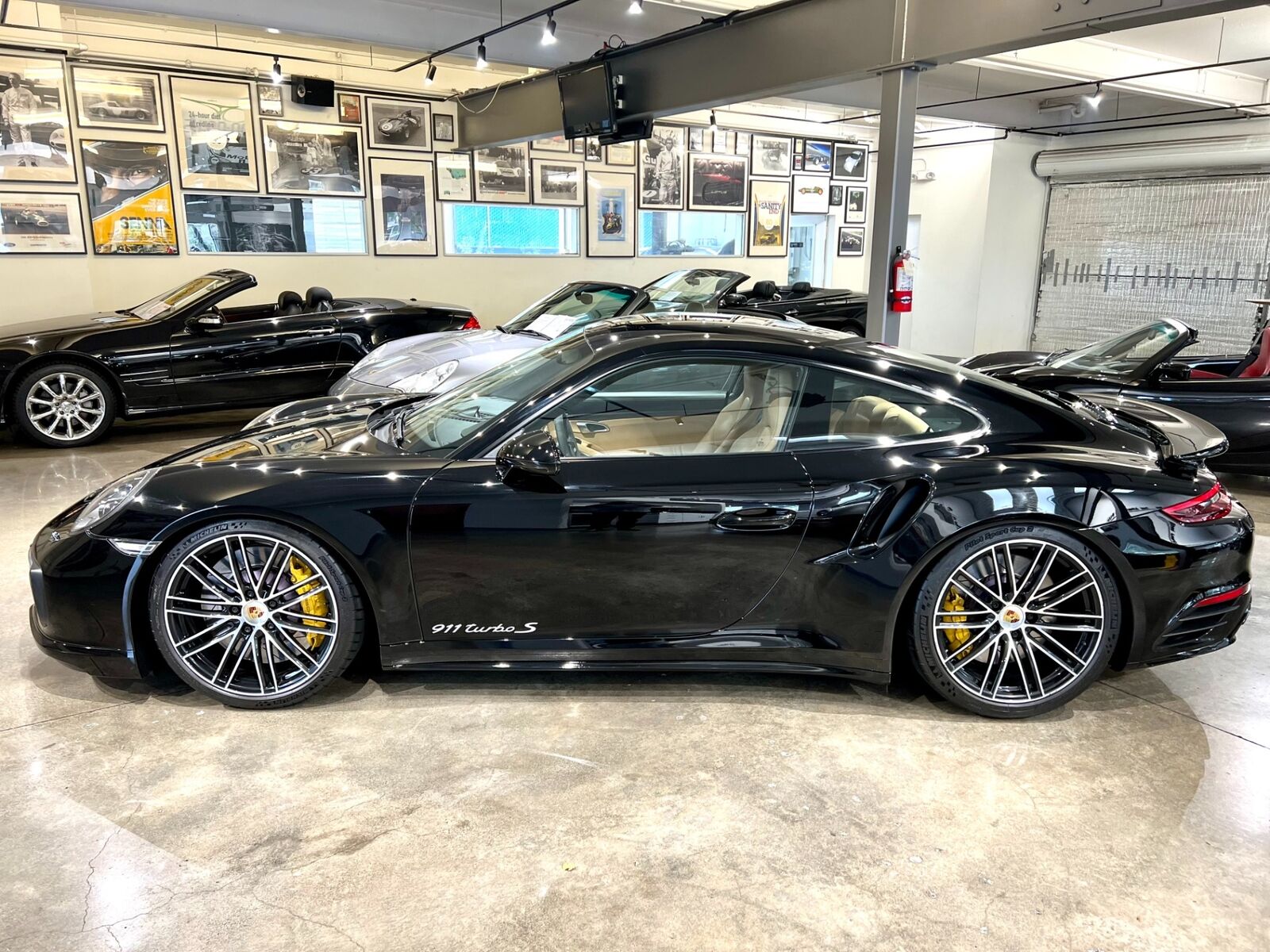 Porsche 911 Black with 19024 Miles, for sale!