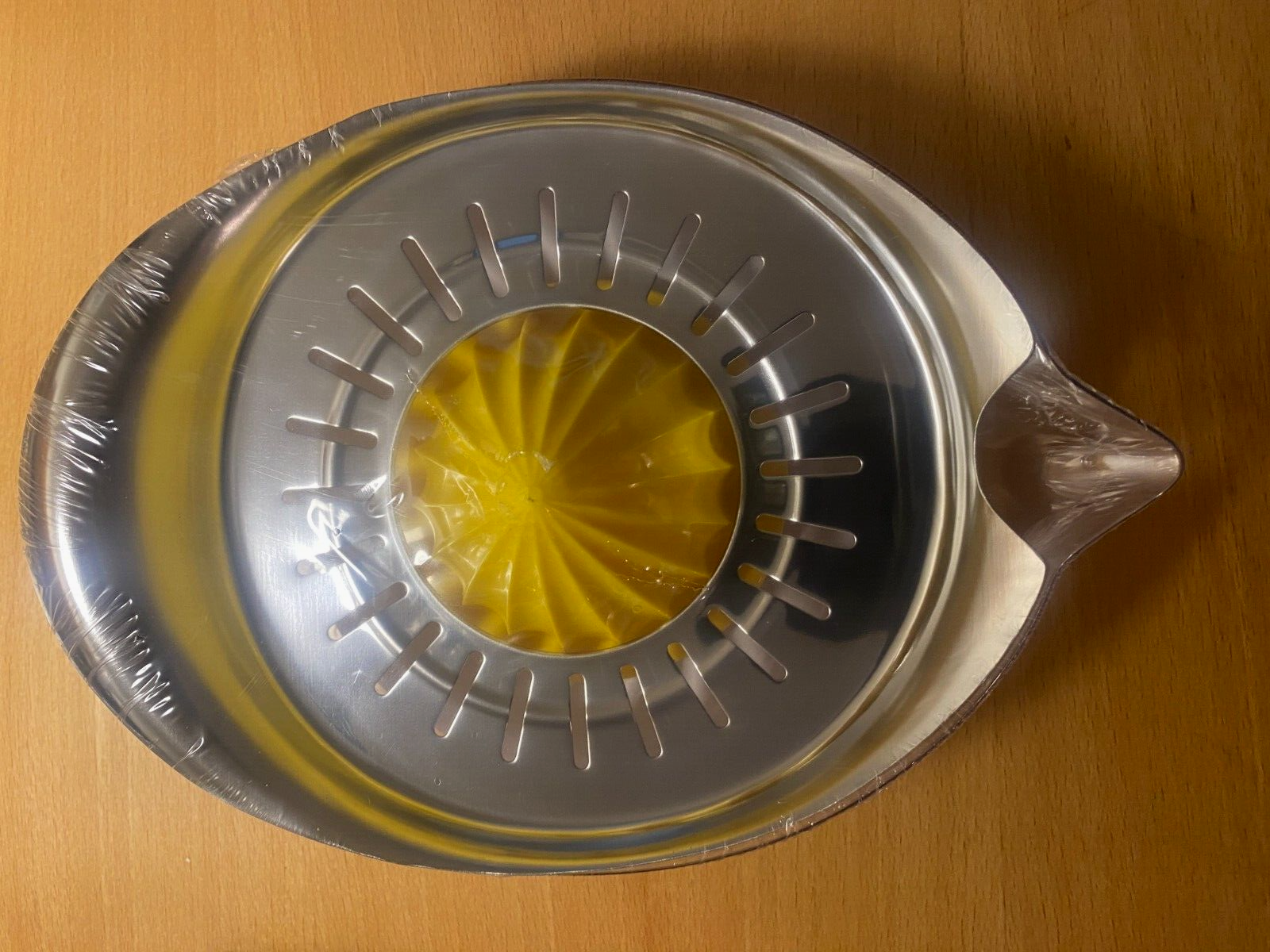 IKEA SPRITTA Citrus Squeezer Juicer Hand Yellow Stainless Steel  001.521.64