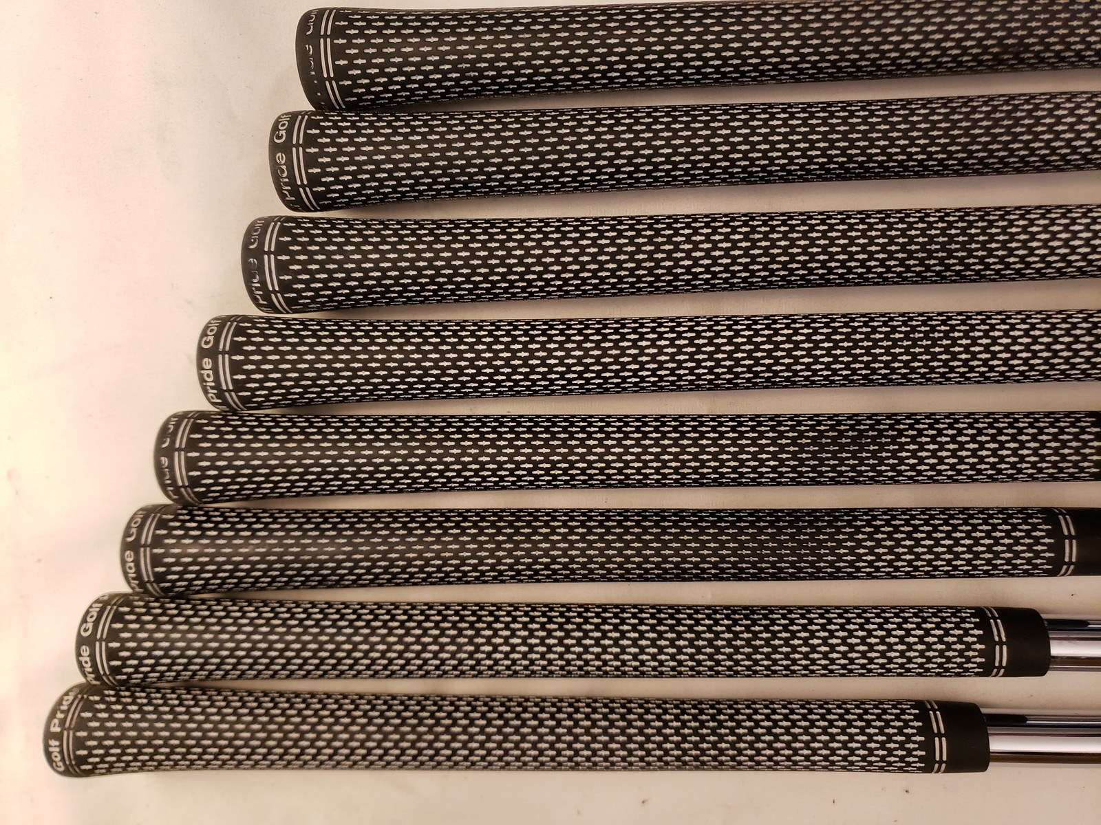 Used Titleist T300 Iron Set (4-PW, GW) 8 Irons - Stock AMT Red R300 - Reg - RH