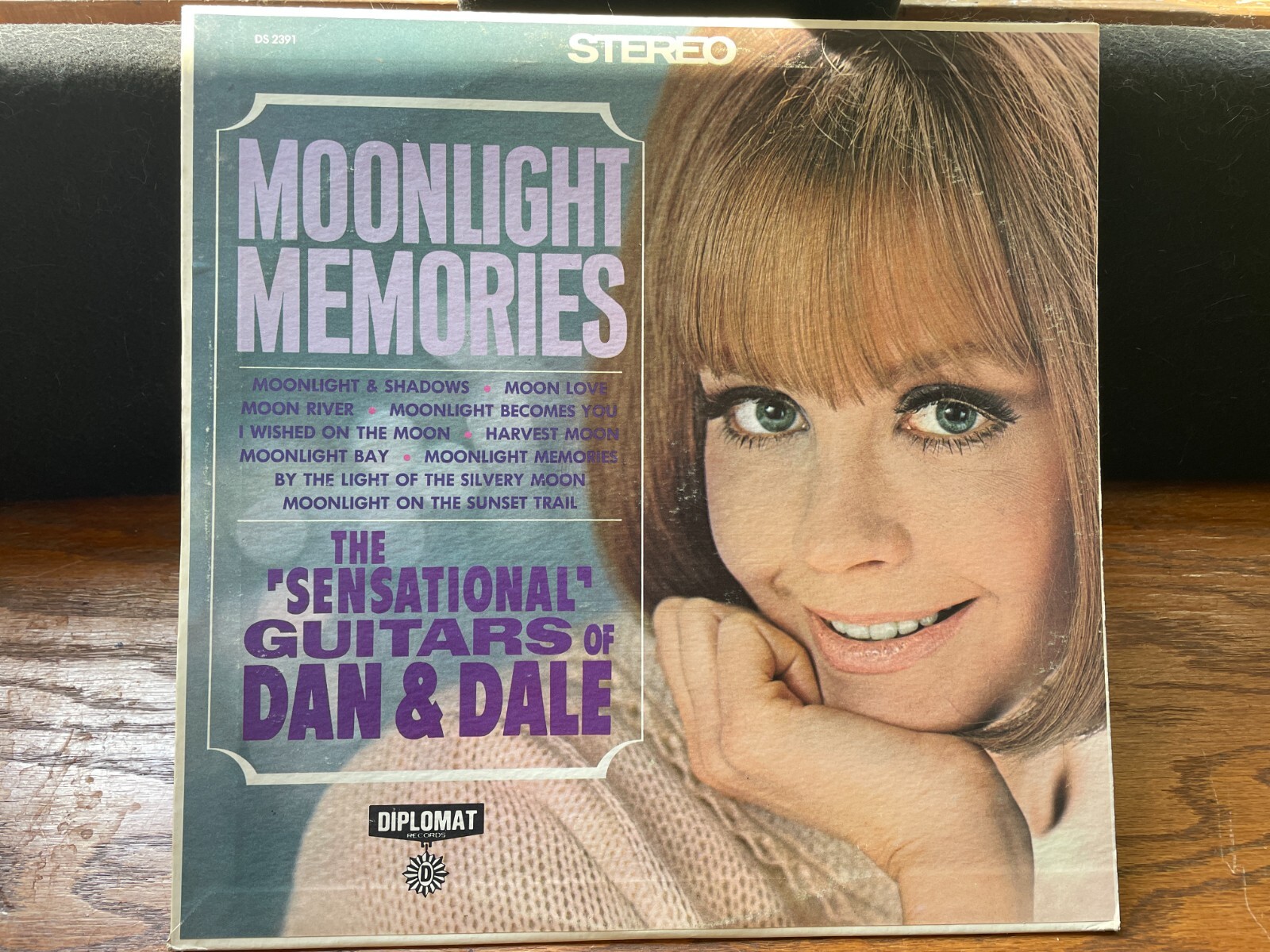ミュージシャン CDL Moon Stone Misanga Set This Moonstone was displayed at the 1980 NAMM (and has all