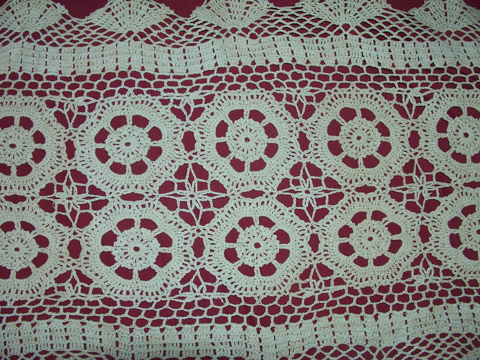 Vintage Crocheted Off-White Dresser Scarf 36 x 16