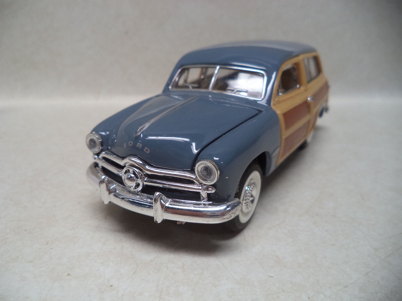 雪*ま様 1/18 1949 Ford Woody ステーションワゴン 青 雪*ま様 1/18 1949 Ford Woody ステーションワゴン 青 - メルカリ