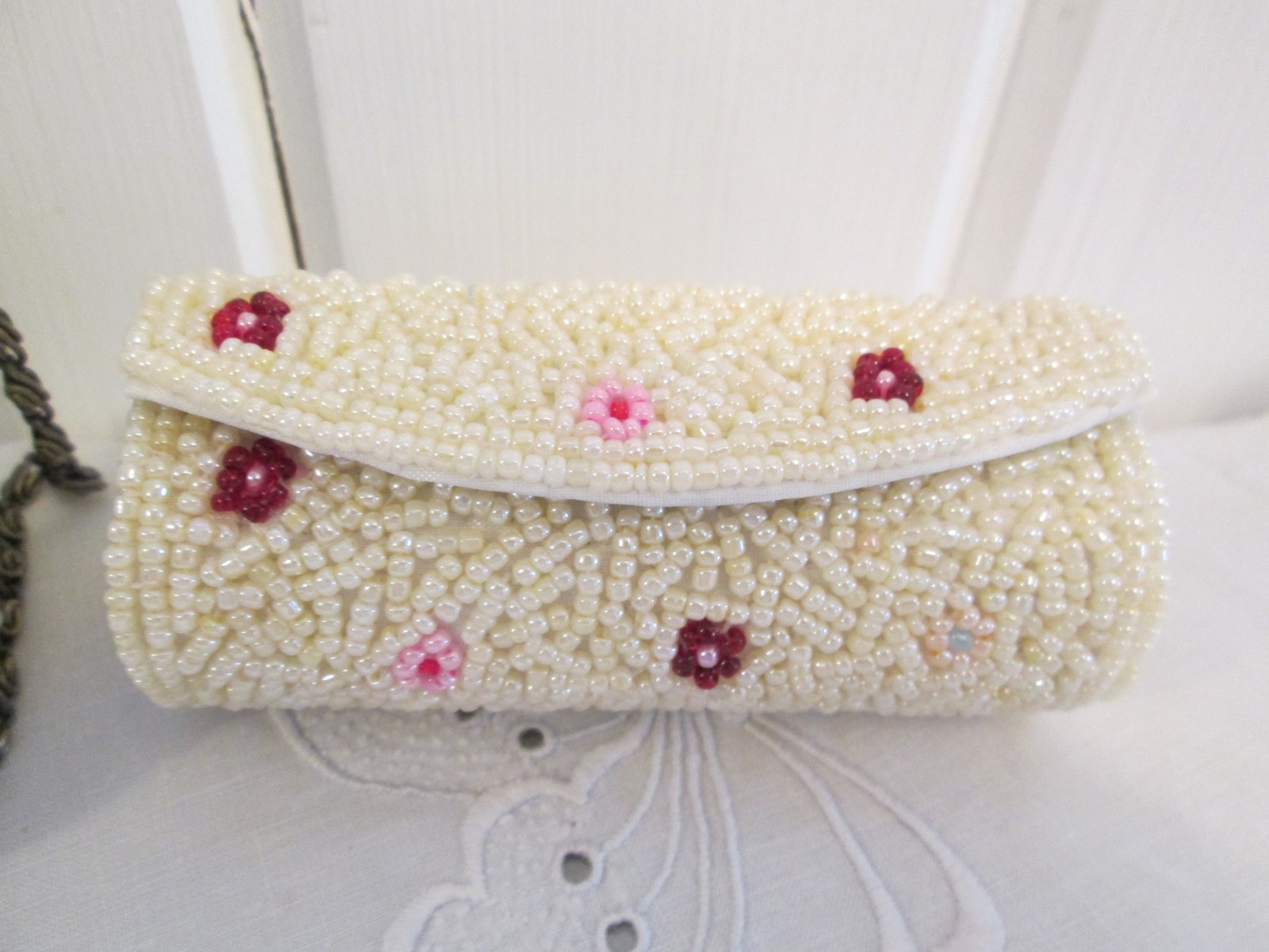 Vintage Beaded Victorian Purse Ornate Metal Fittings Chain Roses Pink China