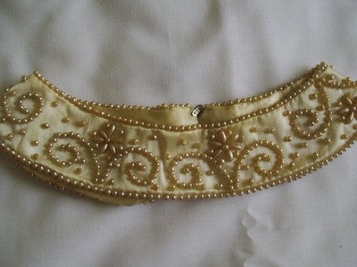 VTG CREAM SATIN BEADED COLLAR BAAR & BEARDS A TOPHIT FASHION HAND MADE JAPAN