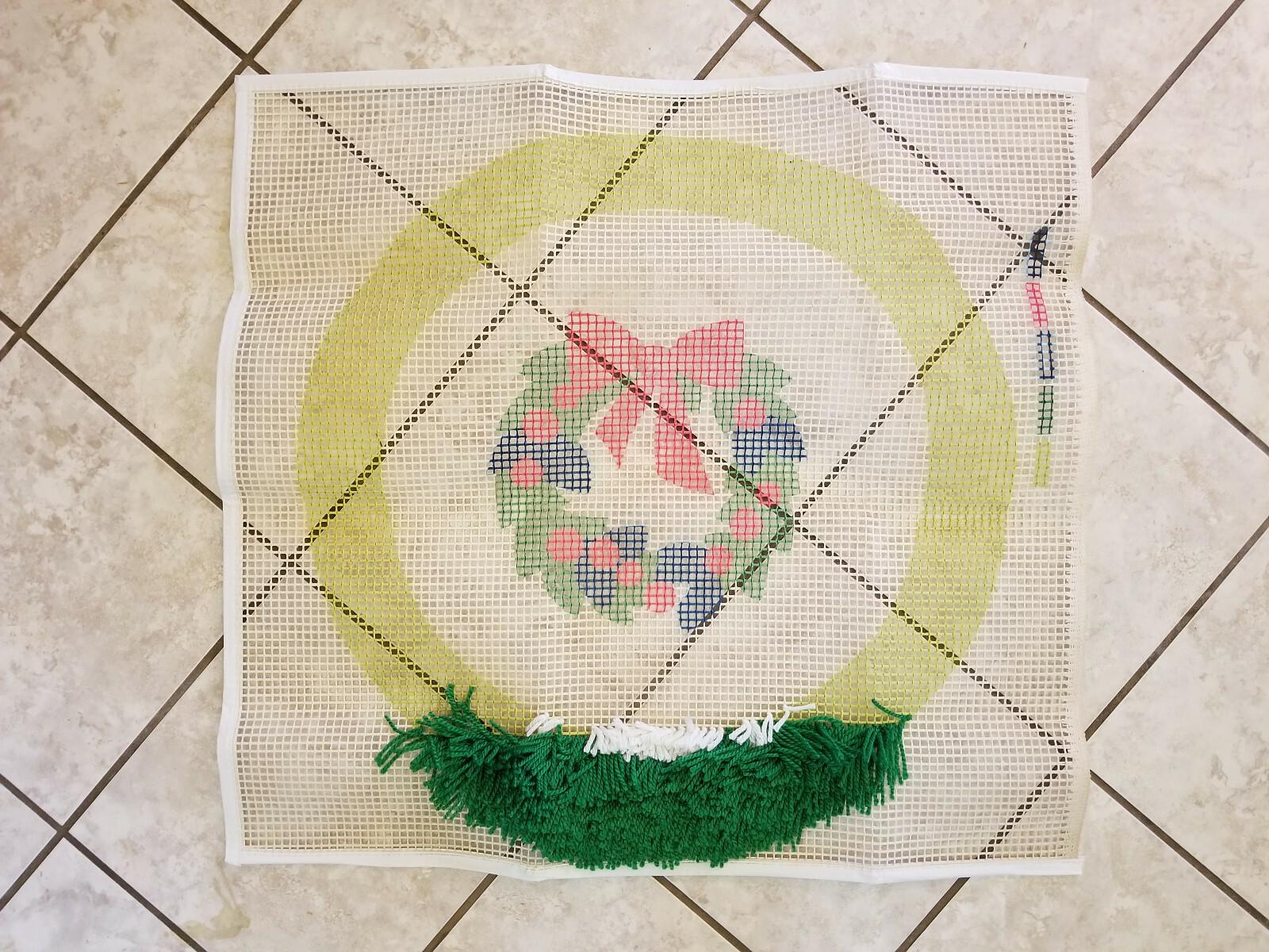 Bernat Holly Wreath Latch Hook Kit Bathroom 23