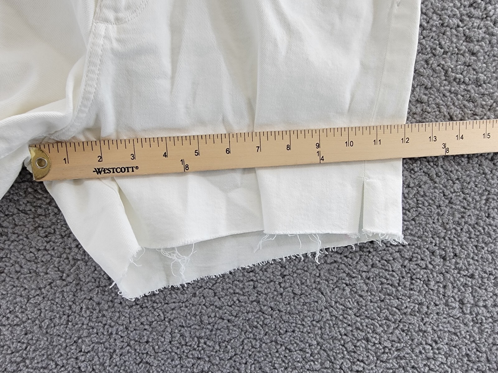 DL1961 Zoie Cutoff Denim Shorts Women's 29 White Frayed Hem Button Zip Closure - Picture 6 of 17