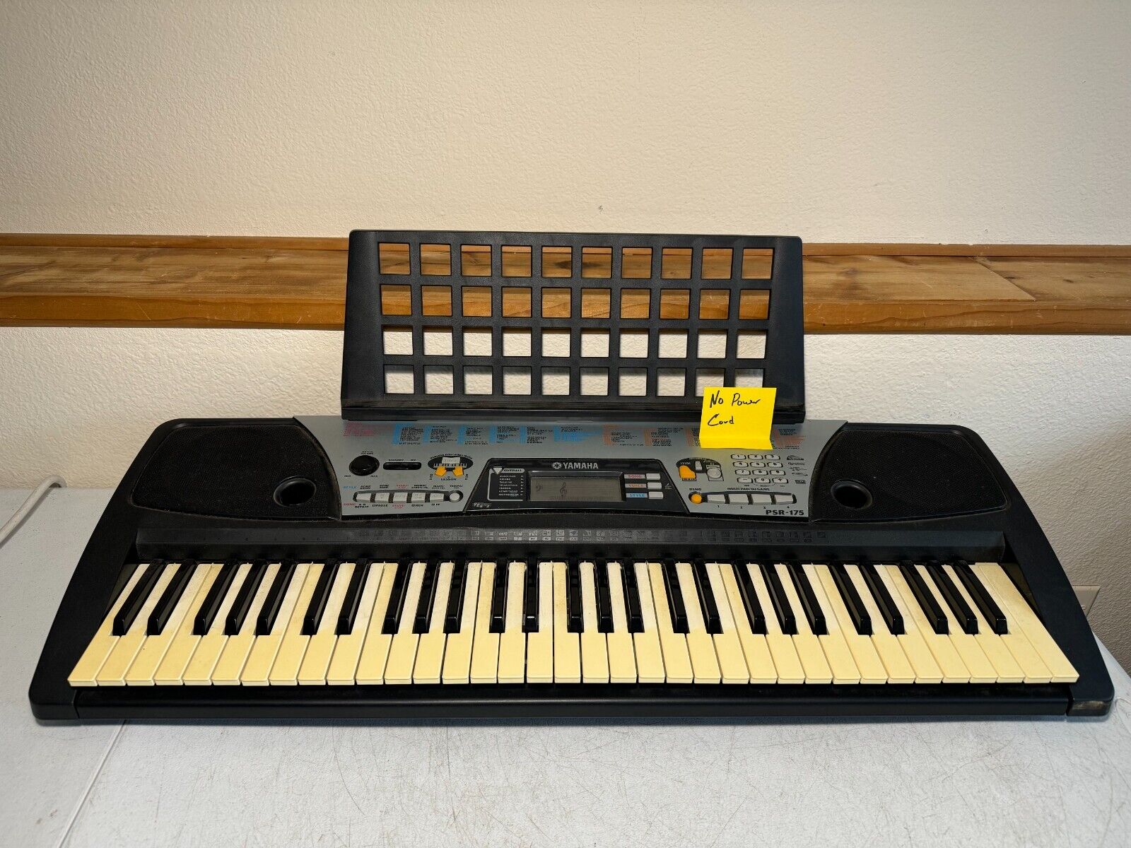Yamaha PSR-175 Keyboard Electric Piano 61-Keys Portatone Yamaha PSR-175 Keyboard Electric Piano 61-Keys Portatone