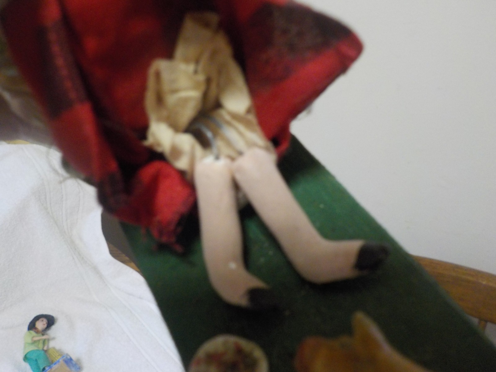 VINTAGE  DOLLS WEAVING BASKETS WIRE & CLAY FIGURES HAND MADE EHTNIC