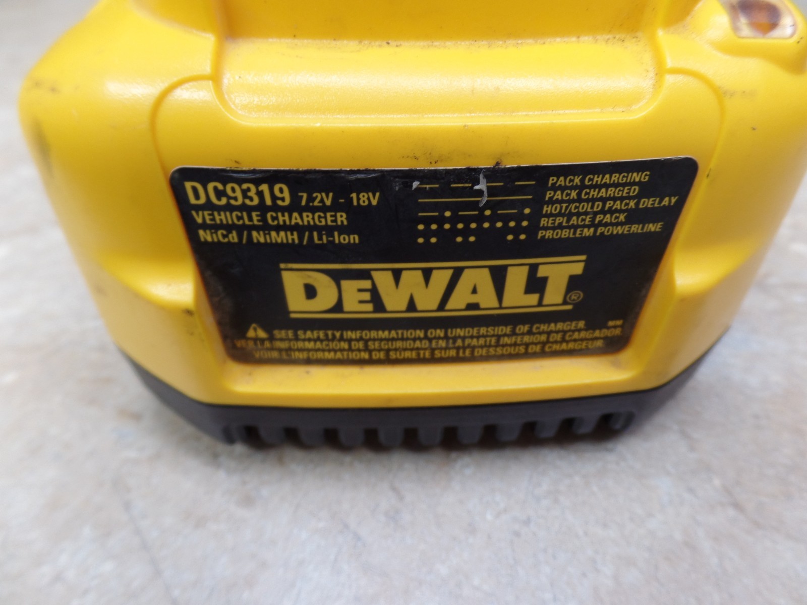 DEWALT DC9319 7.2V - 18V 18 Volt NiCd Li-Ion Vehicle Charger For DC9096 DC9182