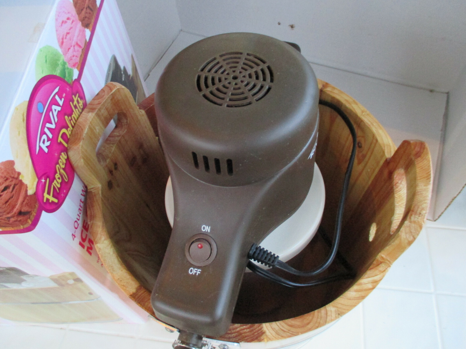 Rival Frozen Delights 4-Quart Wooden Bucket Ice Cream Maker