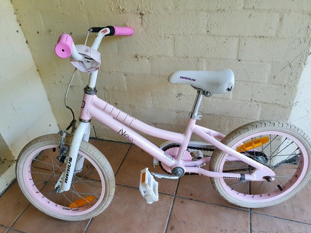 neo girls bike