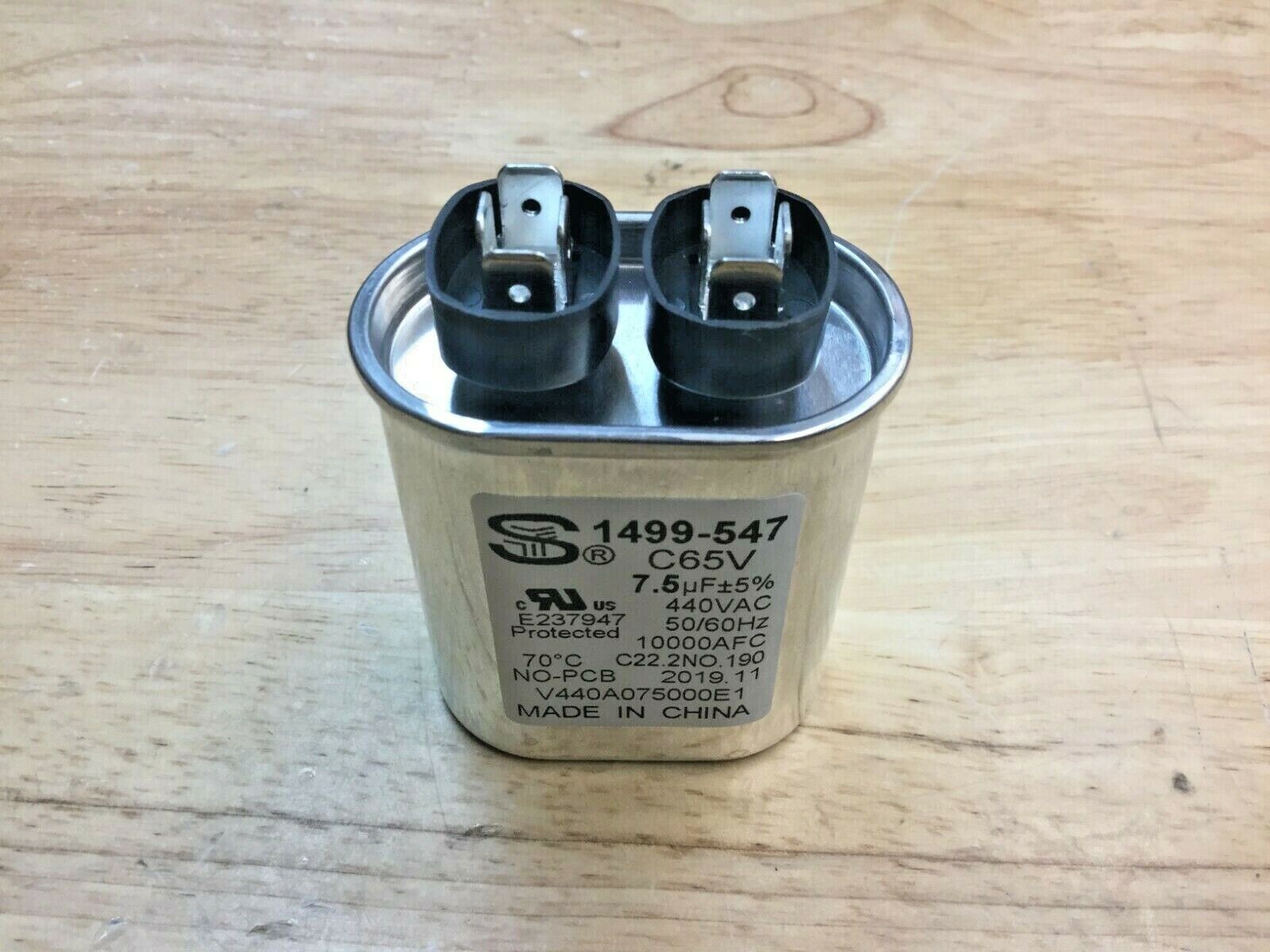 Sheng Ye Electric C65V-440V AC-7.5µF ±5% Oval Run Capacitor Sheng Ye Electric C65V-440V AC-7.5µF ±5% Oval Run Capacitor