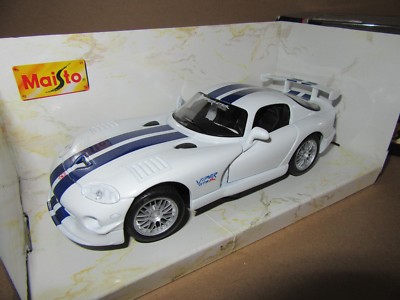 379F Maisto 31945 Dodge Viper GT2 Special Edition 1:24