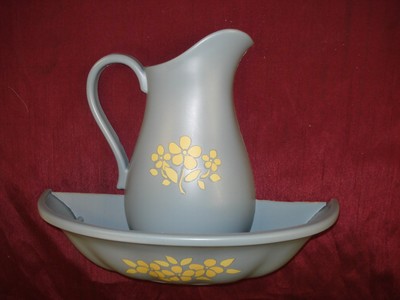 VTG HOMCO BOWL & PITCHER BLUE WALL POCKET DISPLAY PLANTER SYROCO FLORAL STENCIL