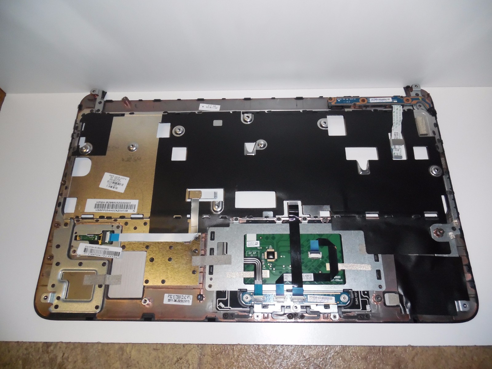 HP DV6-6135DX DV6-6000 Series GRADE B Touchpad Palmrest 640463-001 (E53-16)