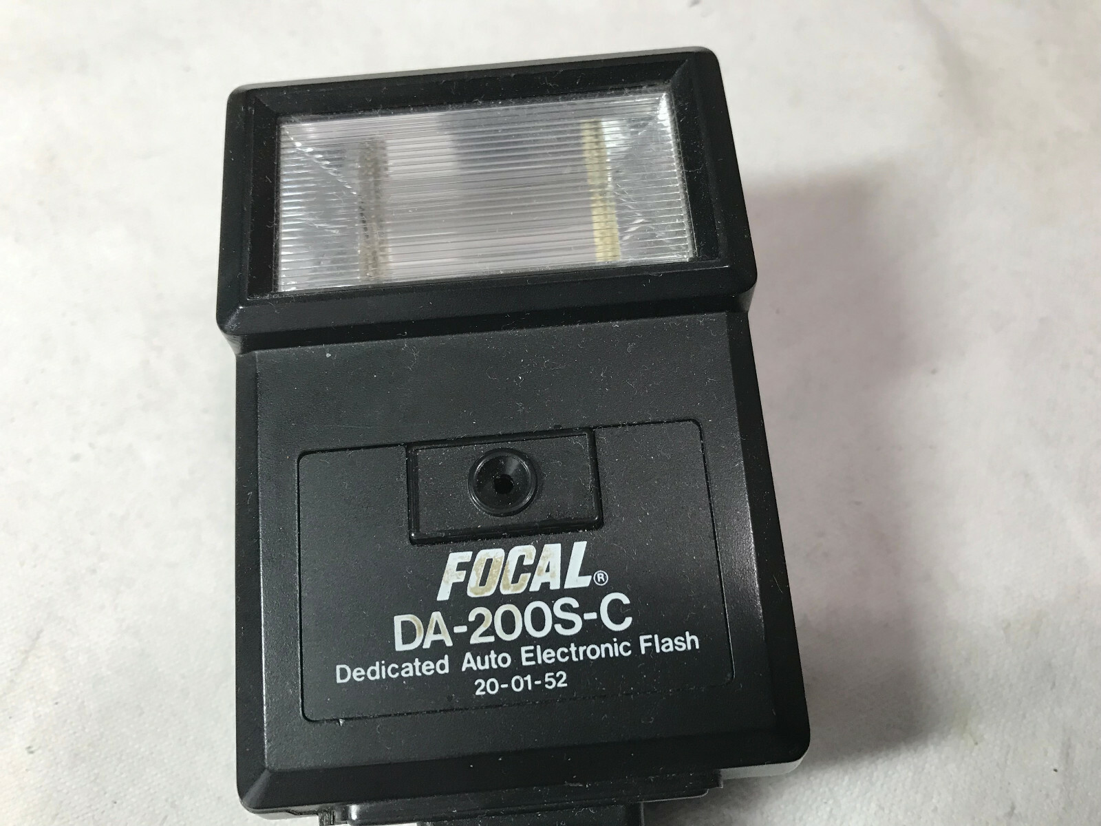 FOUR CAMERA FLASH UNITS PLUS FLASH BULBS.