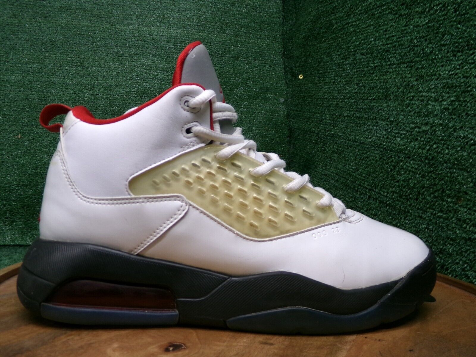Nike Mens Air Jordan Maxin 200 Basketball Shoes CD6107-101 White Fire Red Size 9 Nike Mens Air Jordan Maxin 200 Basketball Shoes CD6107-101 White Fire Red Size 9
