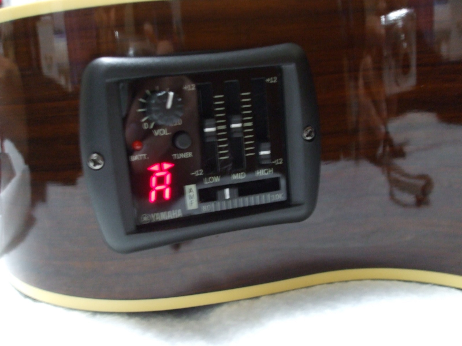 Yamaha FJX730SC Solid Spruce Top Rosewood Acoustic-Electric Guitar