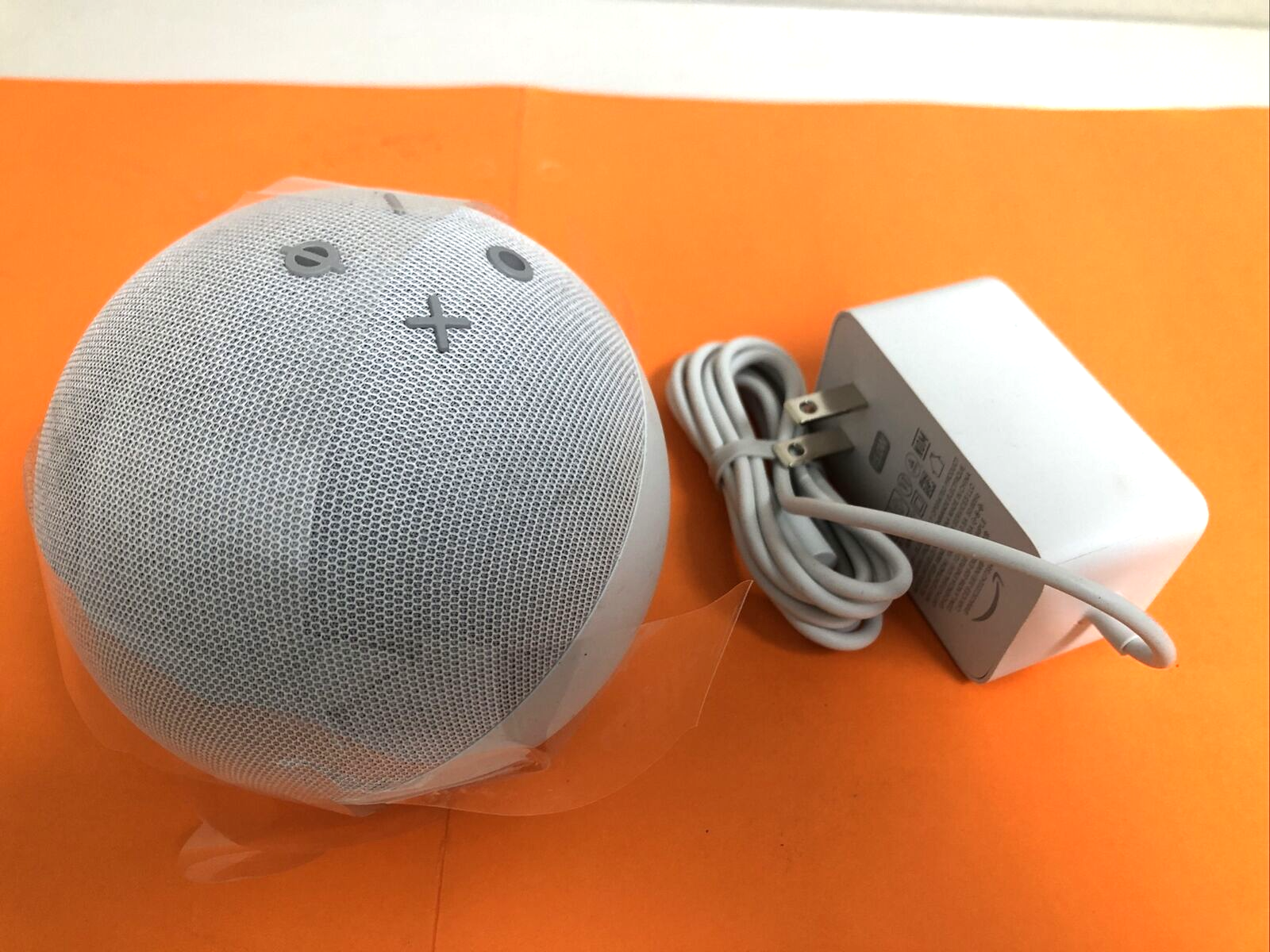Amazon echo 大きい方 Amazon Echo Dot & Echo Dot with Clock (4th Gen) review