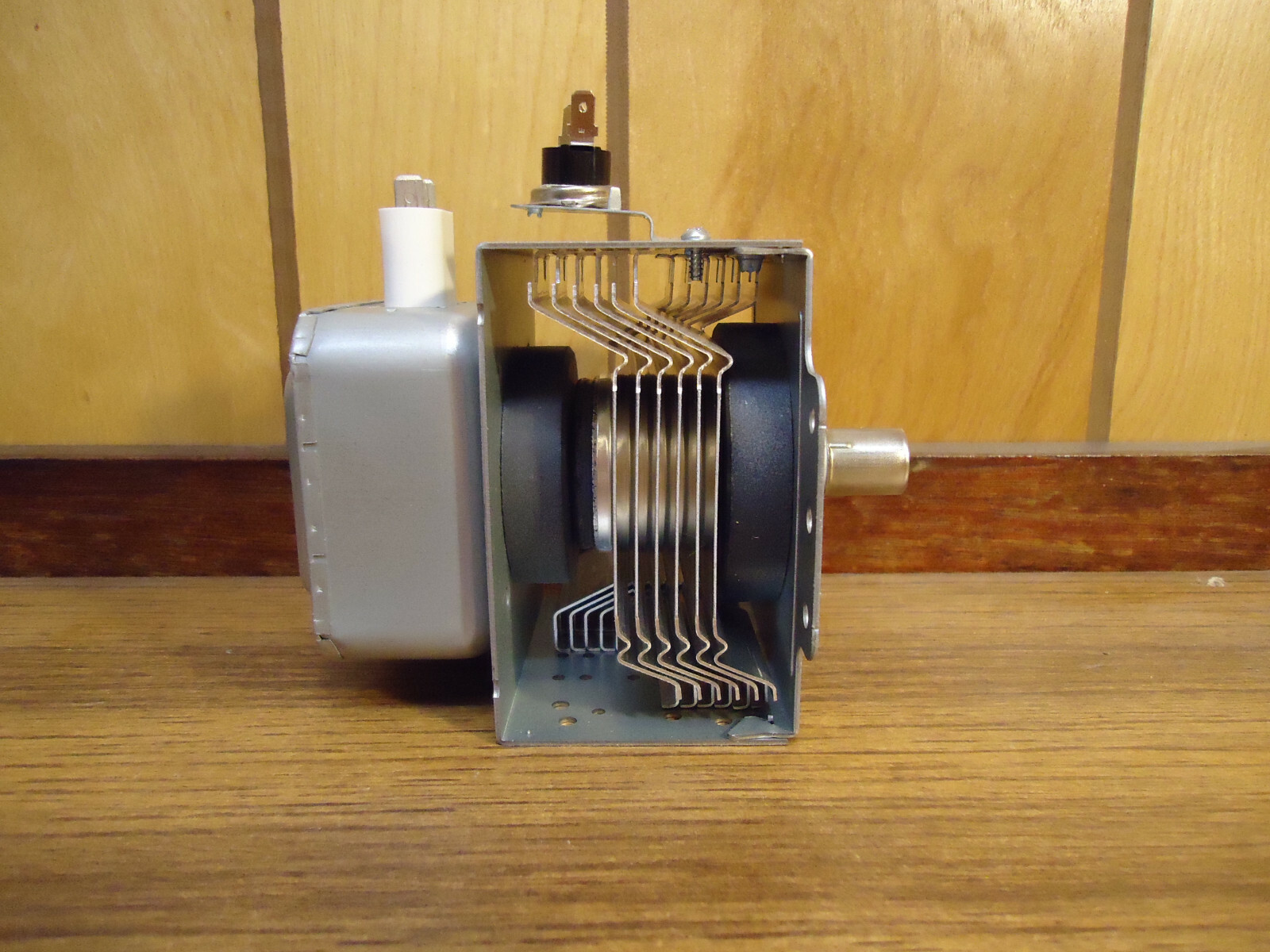 FRIGIDAIRE GALLERY MICROWAVE MAGNETRON