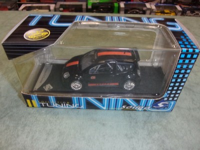 1/43 CITROËN C2 TUNING NOIR/BANDE ORANGE COLLECTION TUNING SOLIDO151264
