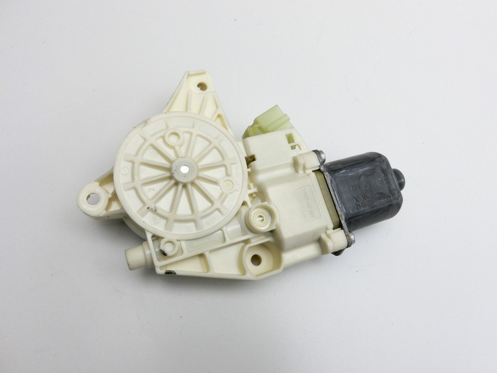 Mercedes X204 08-12 Fensterhebermotor Links Hinten Mercedes X204 08-12 04.12.2009 A2048200542 0130822505 gebraucht Vorschau 3