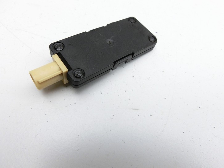 Audi A4 8W B9 19-24 Antennenverstärker Weiche Antenne Links Hinten Audi A4 8W B9 19-24 24.10.2019 4N0035500... Vorschau 3
