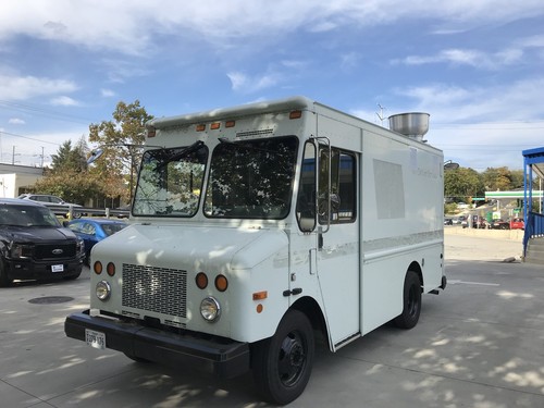 *LOW MILES *BRAND NEW FOOD TRUCK COMMERCIAL KITCHEN (FREE DELIVERY )571-251-3860