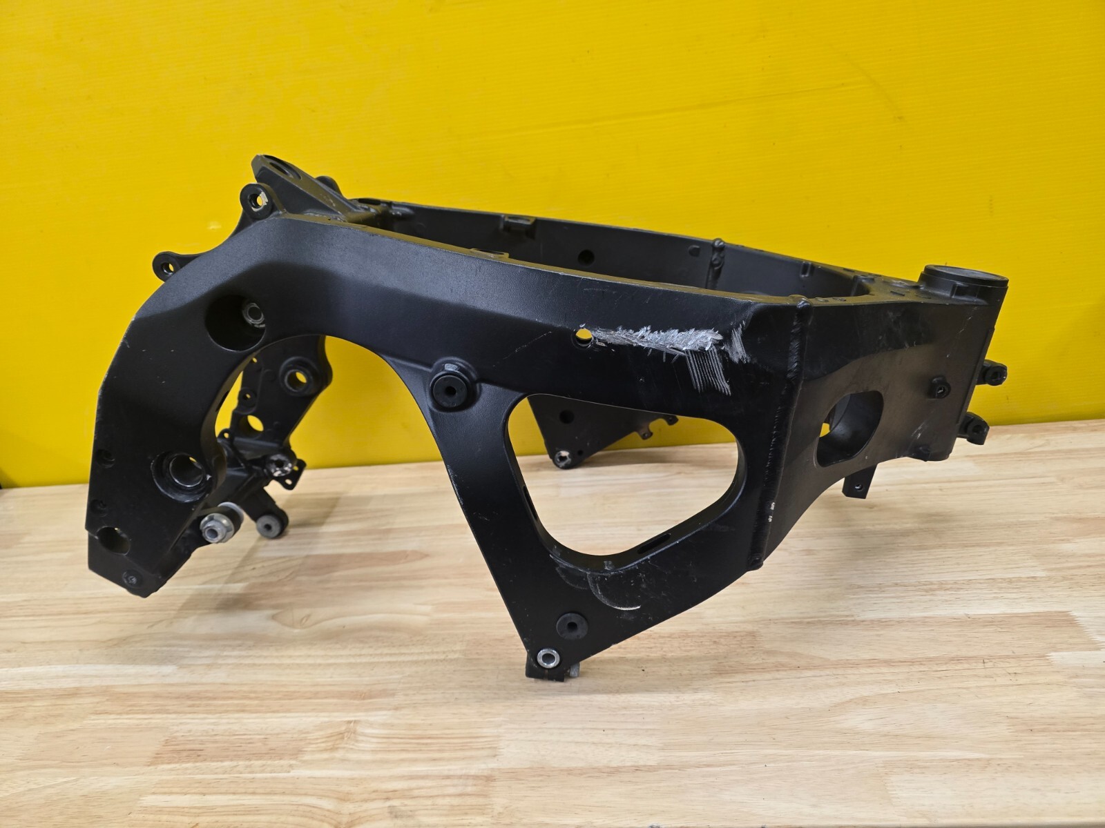 06-09 2006-2009 SUZUKI GSXR 600 750 FRAME MAIN FRAME CHASSIS