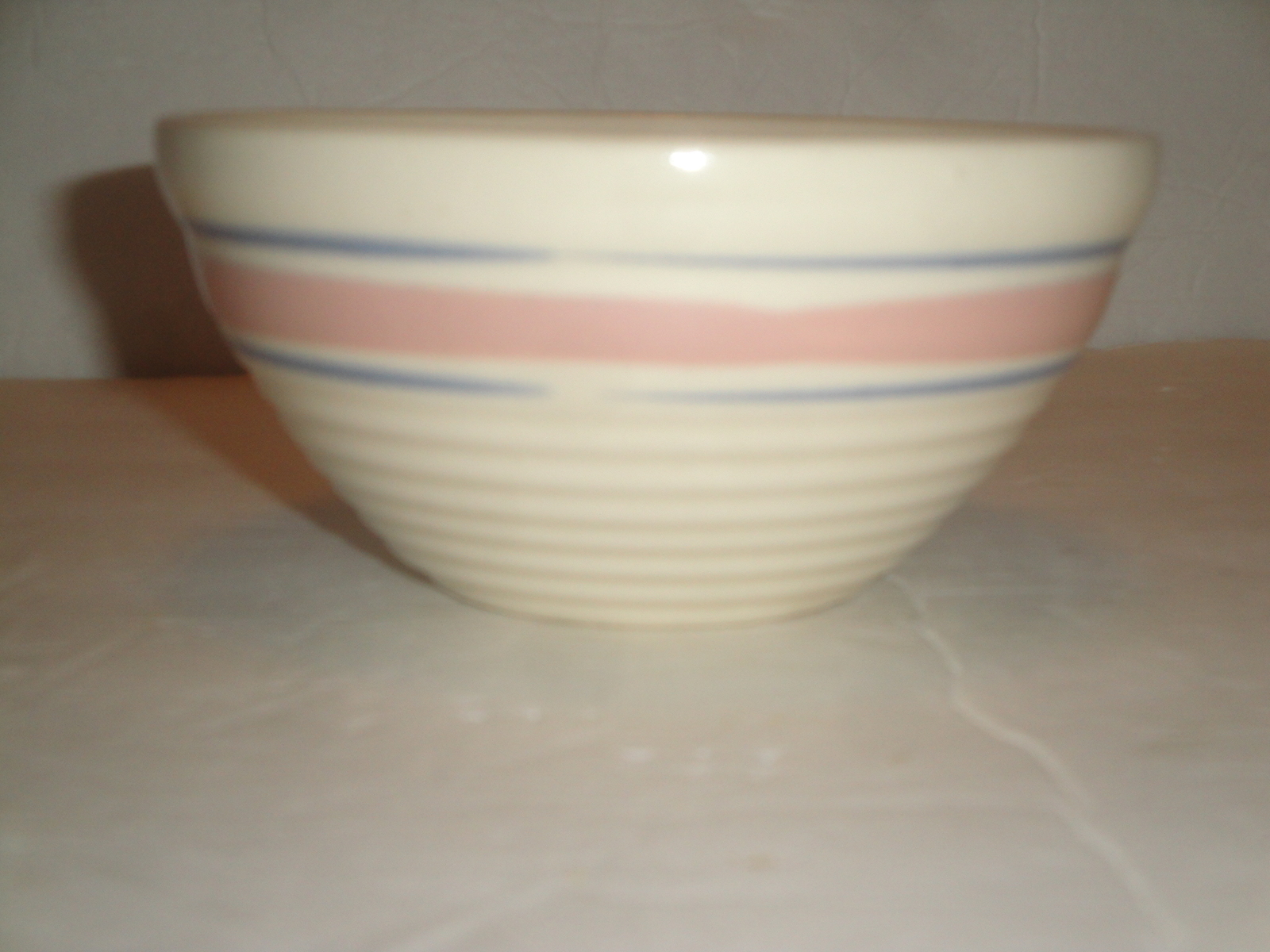 VINTAGE McCOY BOWL PINK & BLUE BANDED CREAM BEE HIVE RINGED POTTERY BOWL