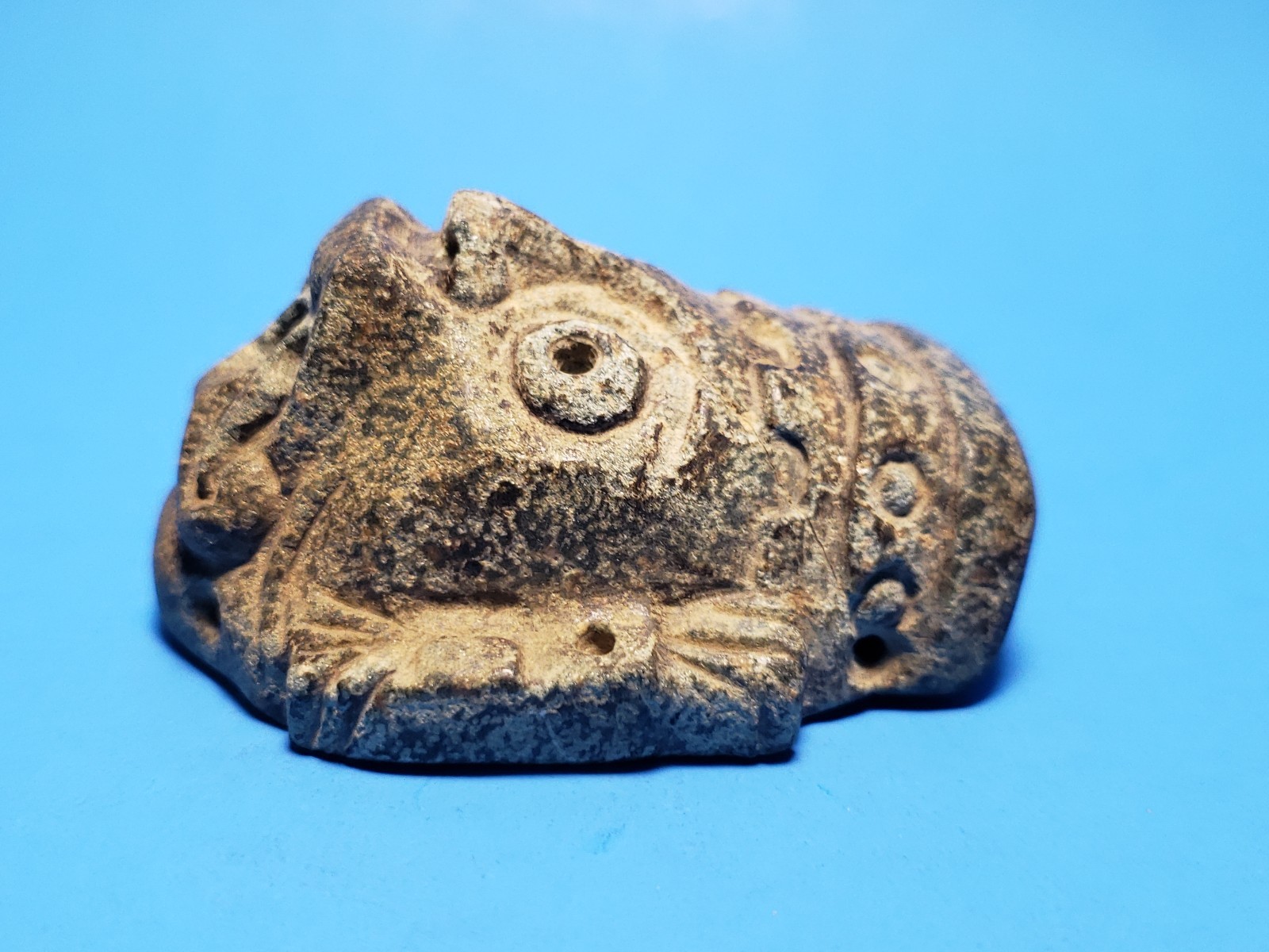 PRE-COLUMBIAN MAYAN PENDANT  MASK