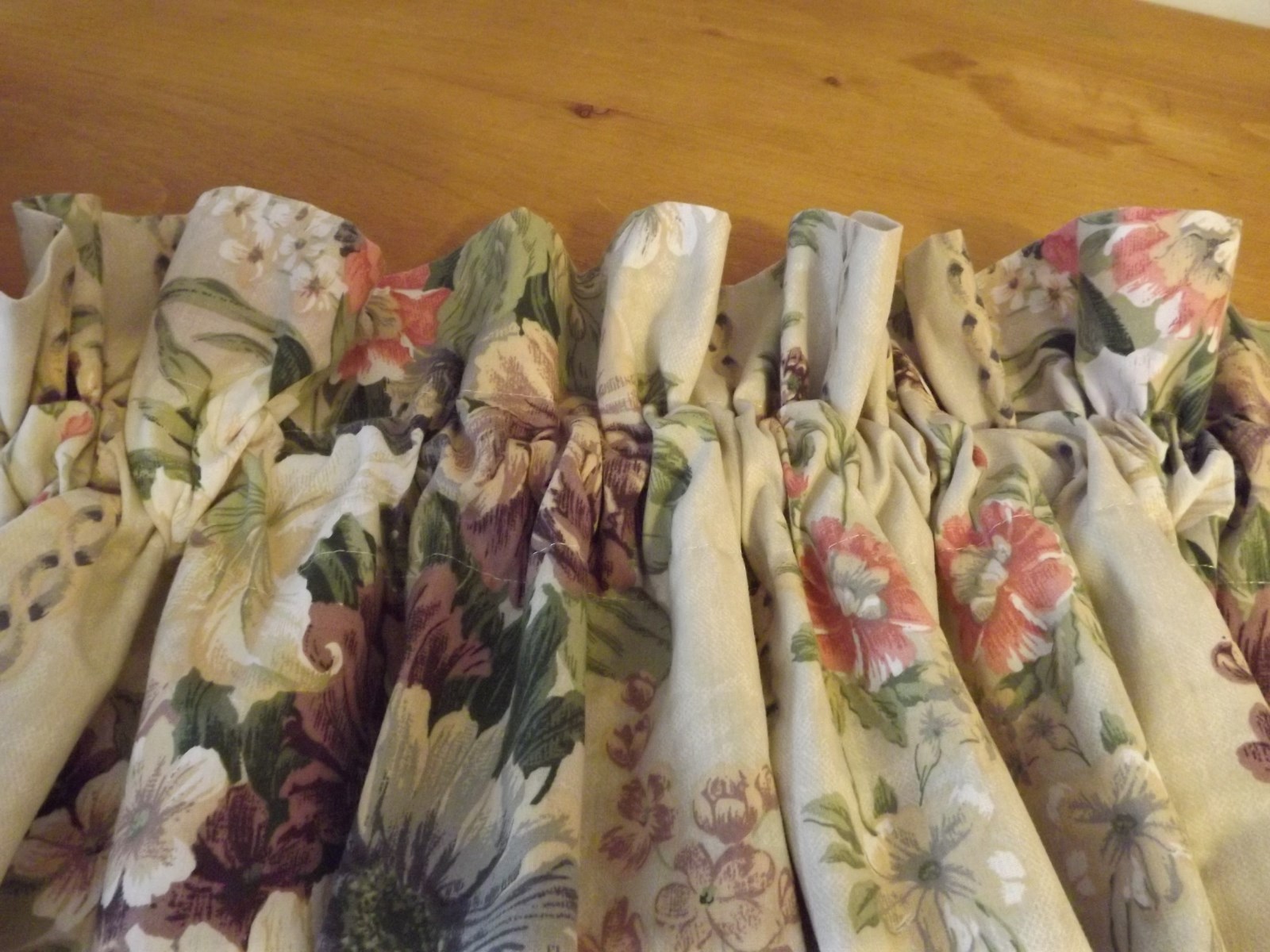 JC PENNEY BLOUSON VALANCE PINK PURPLE FLORAL 84WX17.75