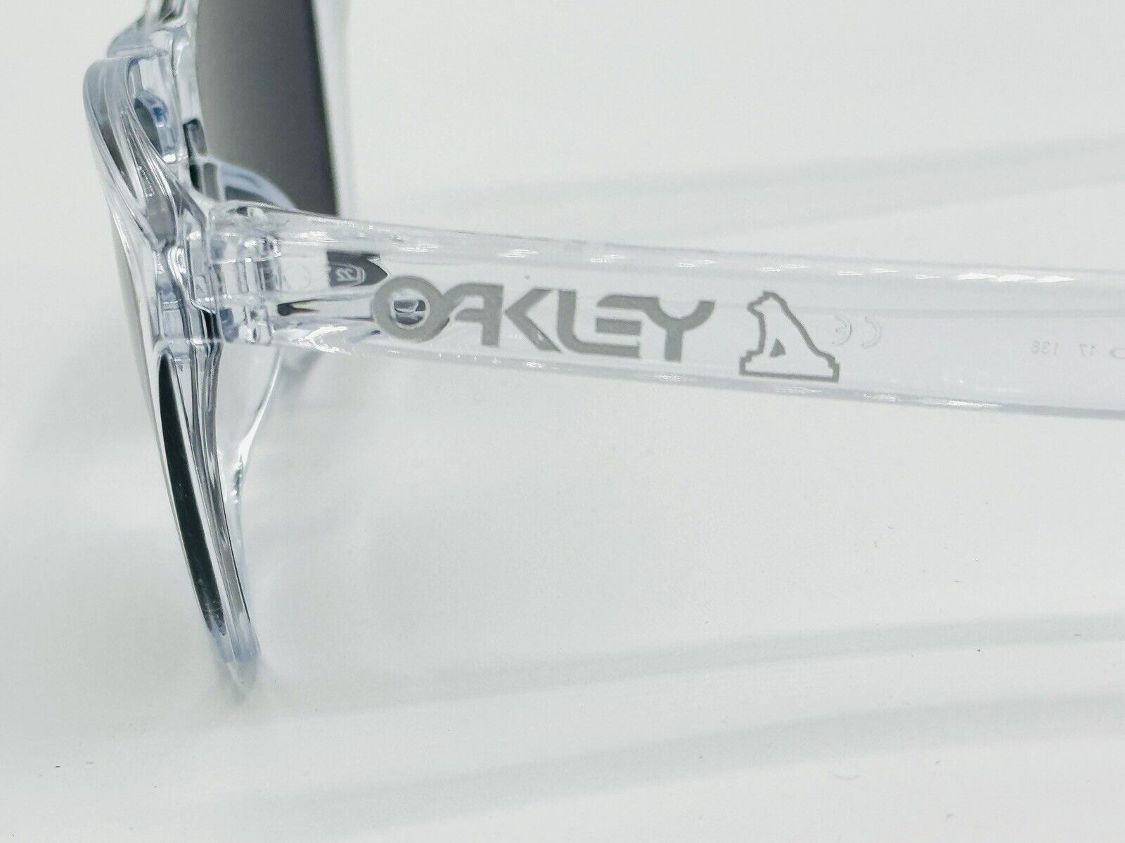 NEW OAKLEY FROGSKINS SHIBUYA JAPAN RELEASE CLEAR SUNGLASSES NEW OAKLEY FROGSKINS SHIBUYA JAPAN RELEASE CLEAR SUNGLASSES