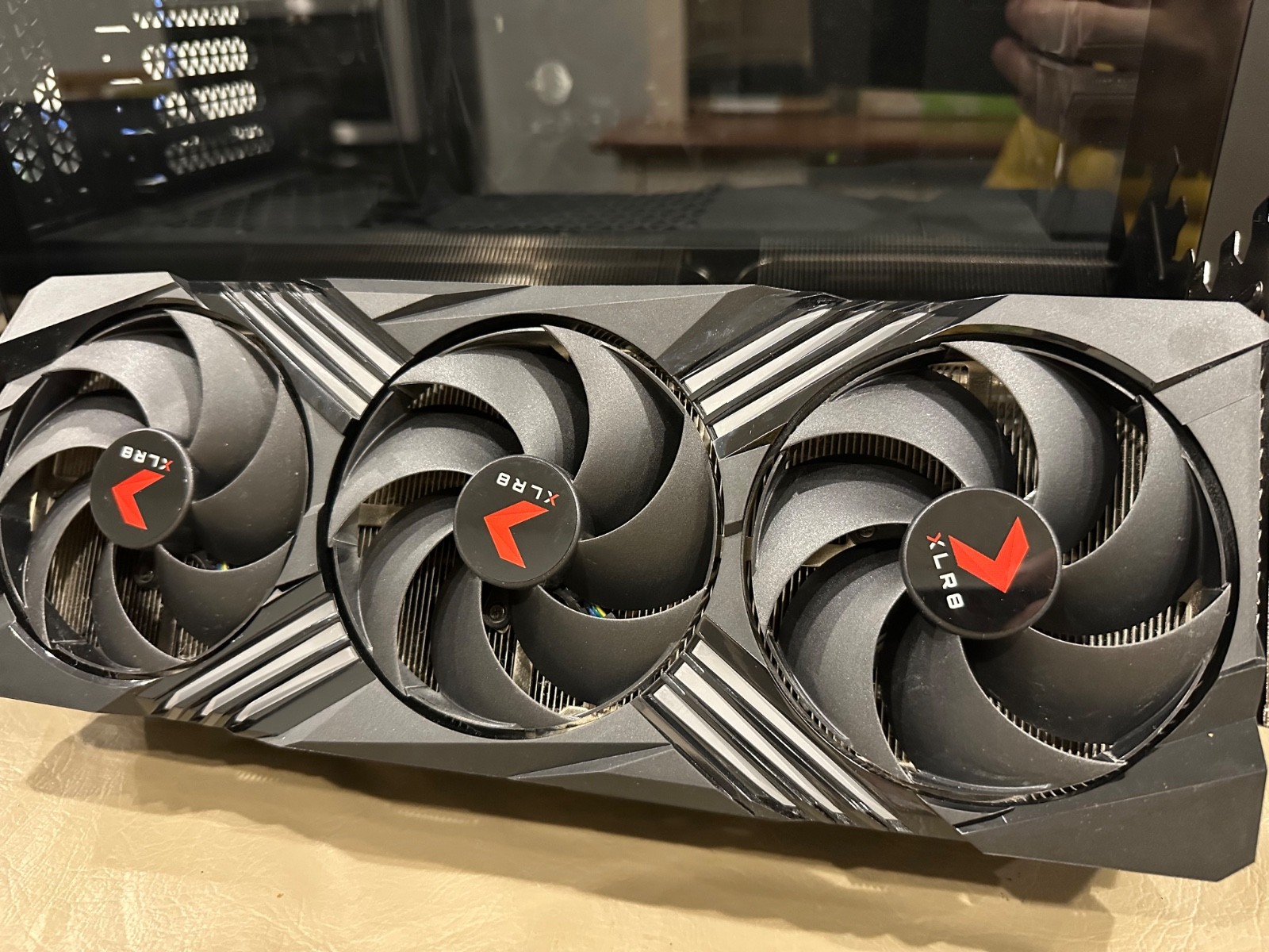PNY GeForce RTX 4090 24GB VERTO トリプルファン PNY GeForce RTX 4090 24GB VERTO Triple Fan | pny.com