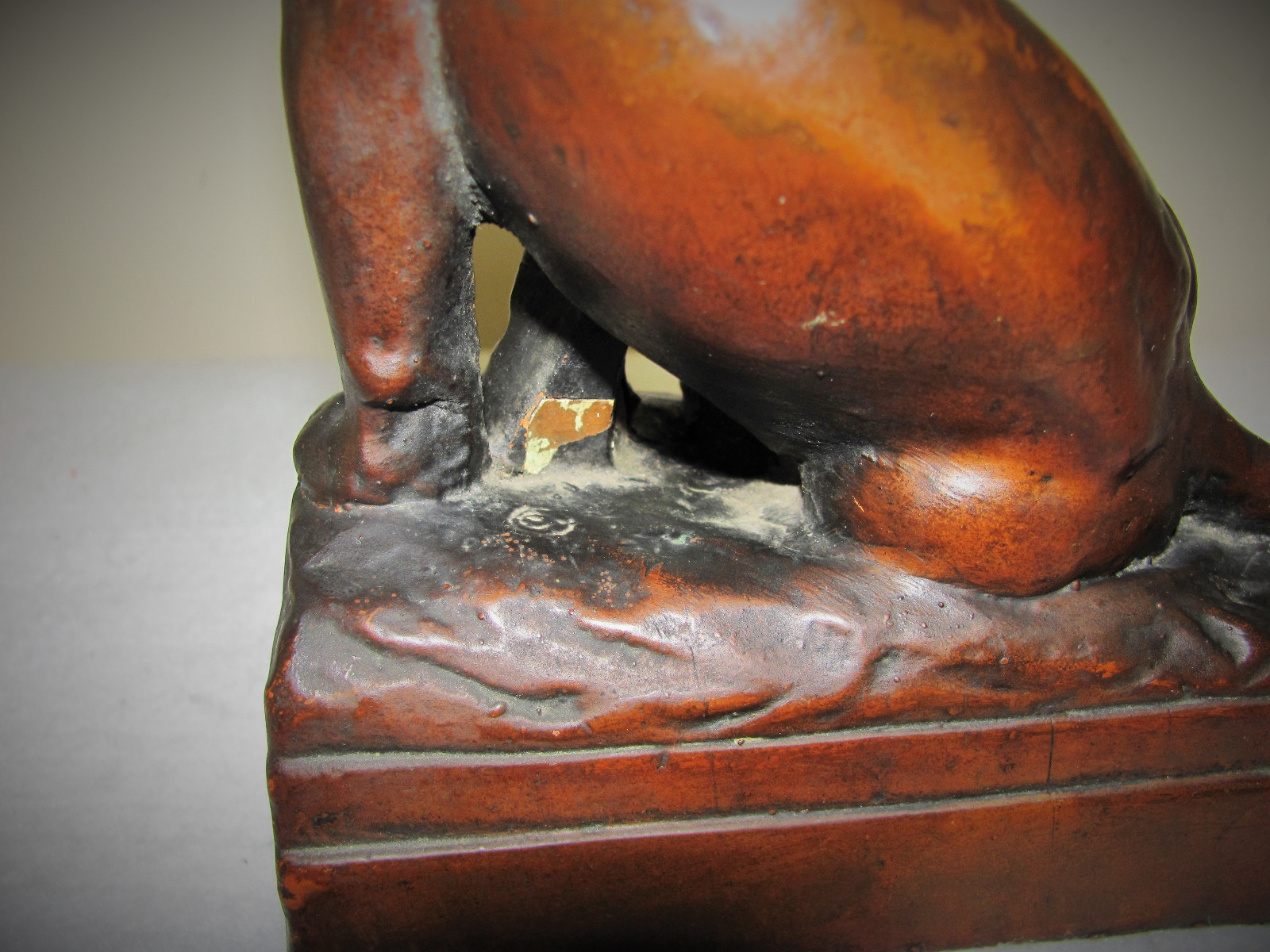 ANTIQUE POMPEIAN BRONZE CLAD MOUNTAIN LION - COUGAR CAT BOOKENDS - SIGNED