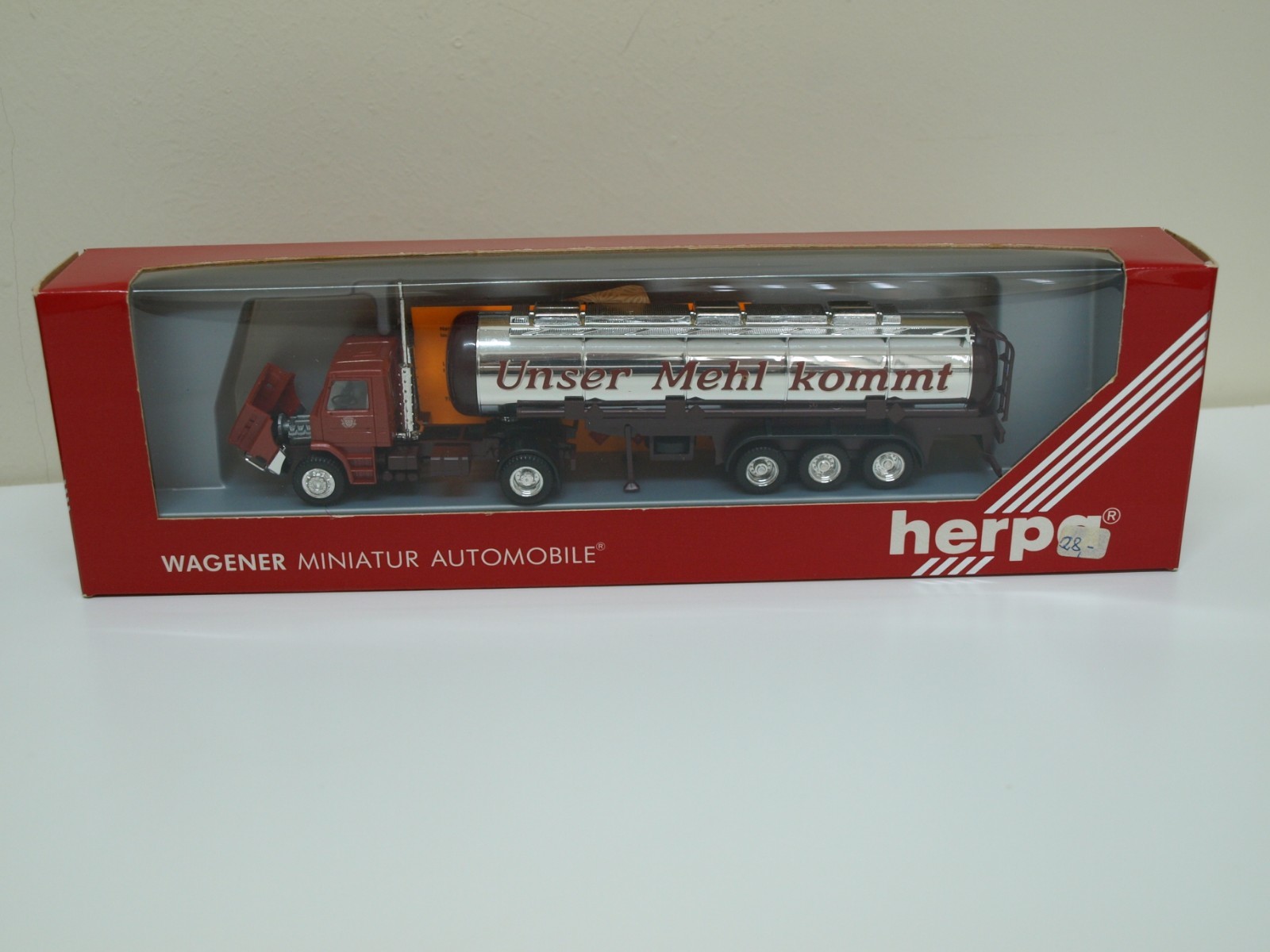 HERPA 140538 1:87 Scale - HO Scania Hauber Silo Artic-Truck 'Our Flour Comes'