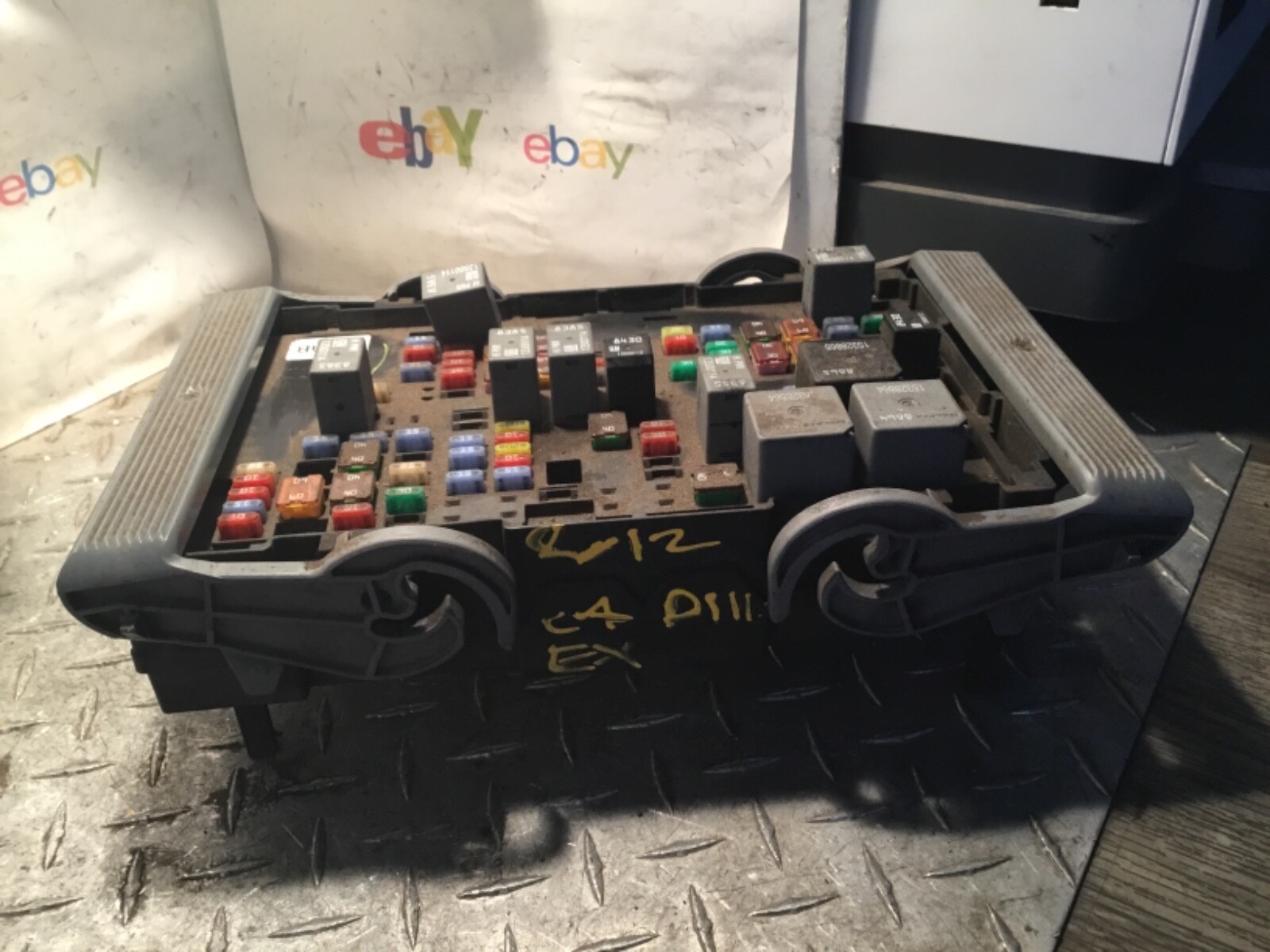 2012 ESCALADE FUSE BOX 25941368-01 | eBay