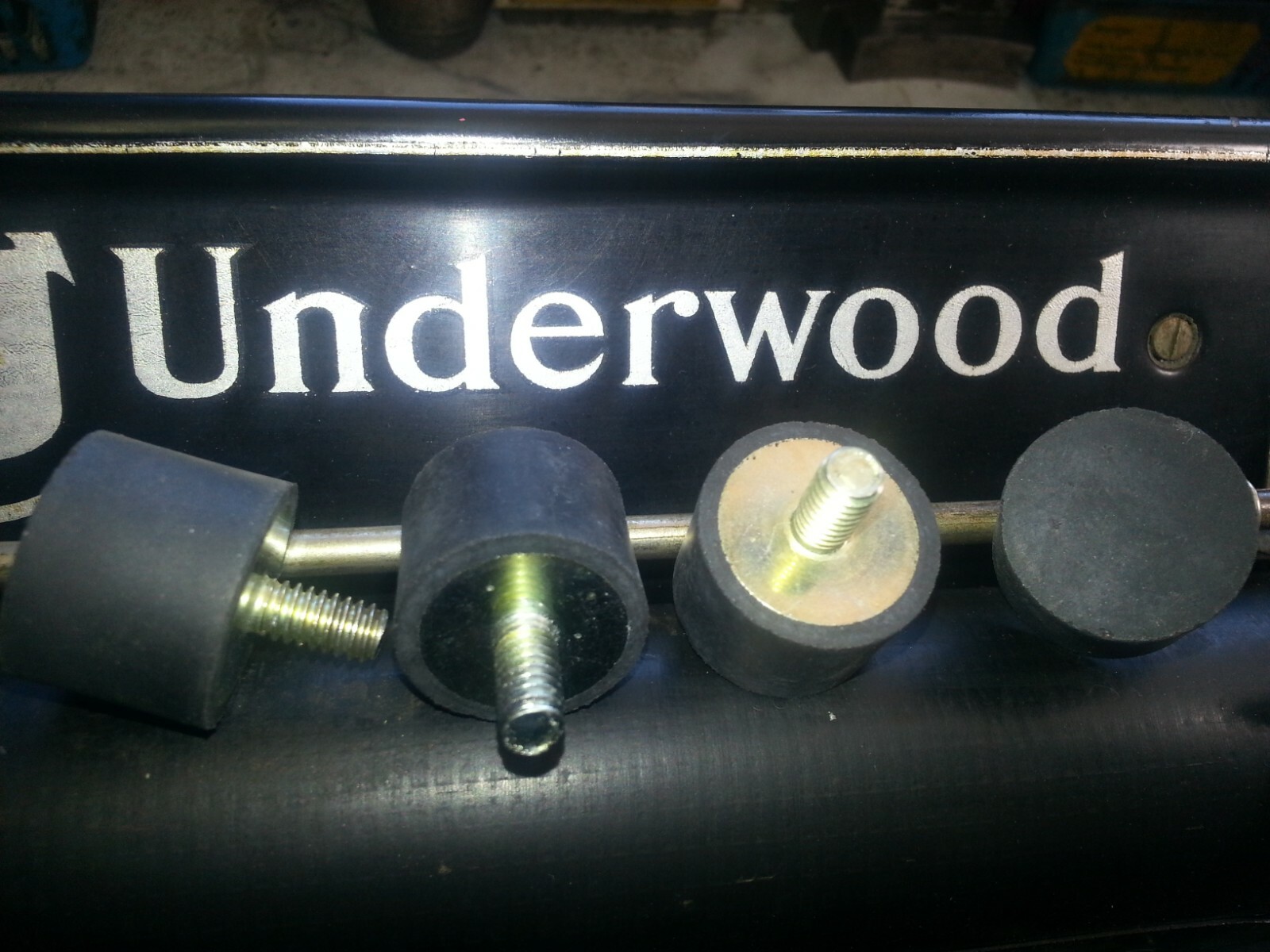 Underwood Model 2 3 4 5 Typewriter Rubber Feet (4) New Replacement, Made in USA のeBay公認海外通販｜セカイモン