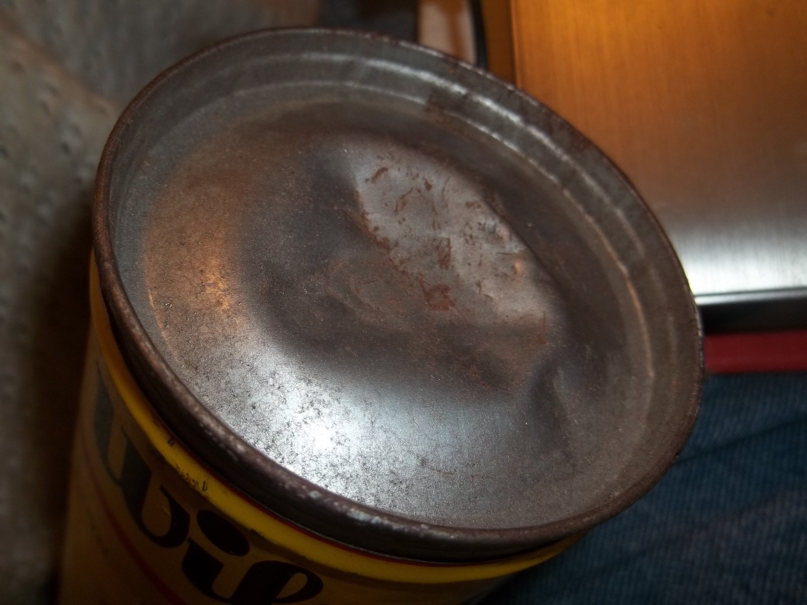 WILSON CHAMPIONSHIP EXTRA DUTY TIN CONTAINS THREE TENNIS BALLS