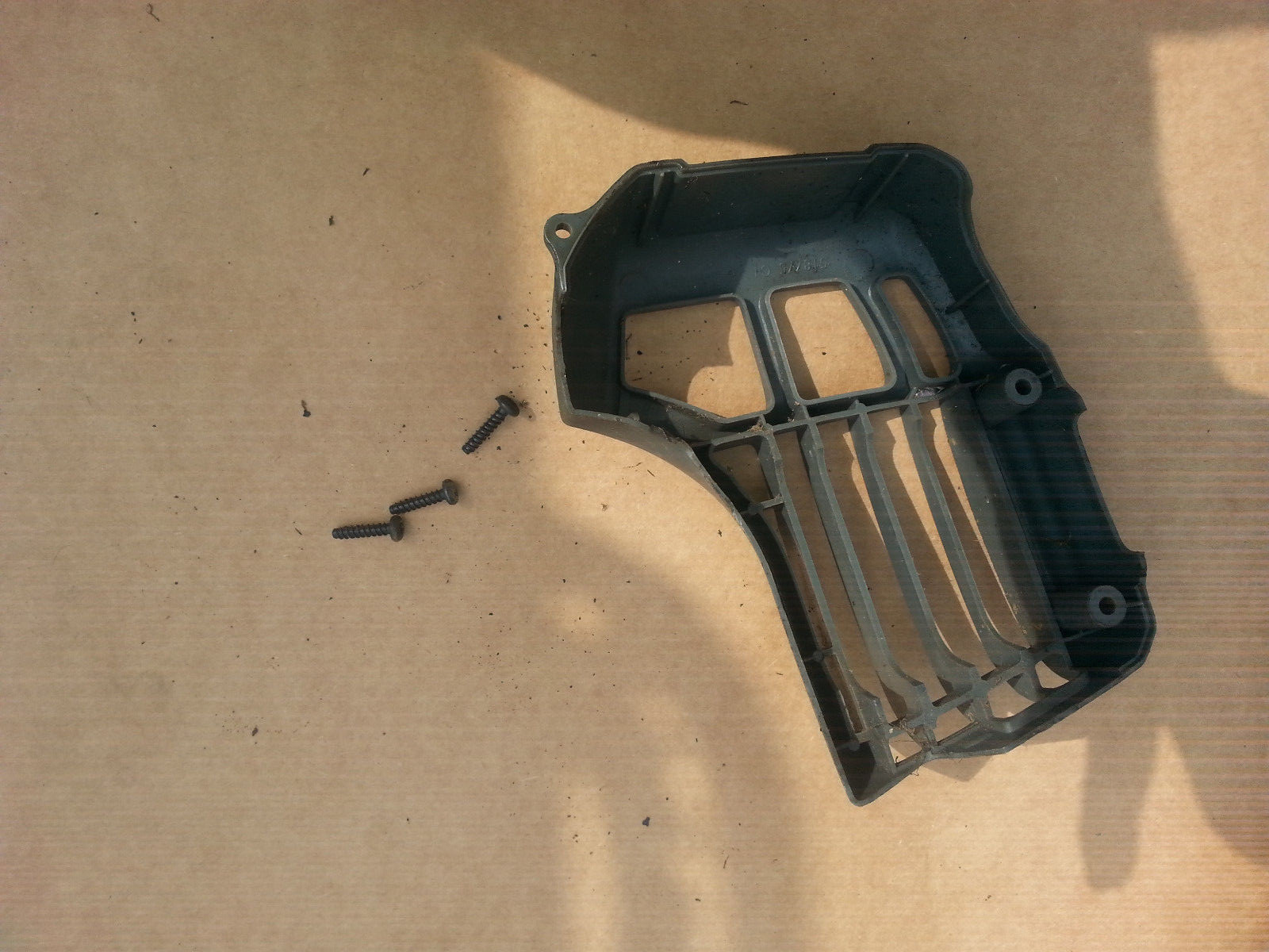 Ryobi BC30 #RY30060B Weed Eater Trimmer OEM - Muffler Guard screws included