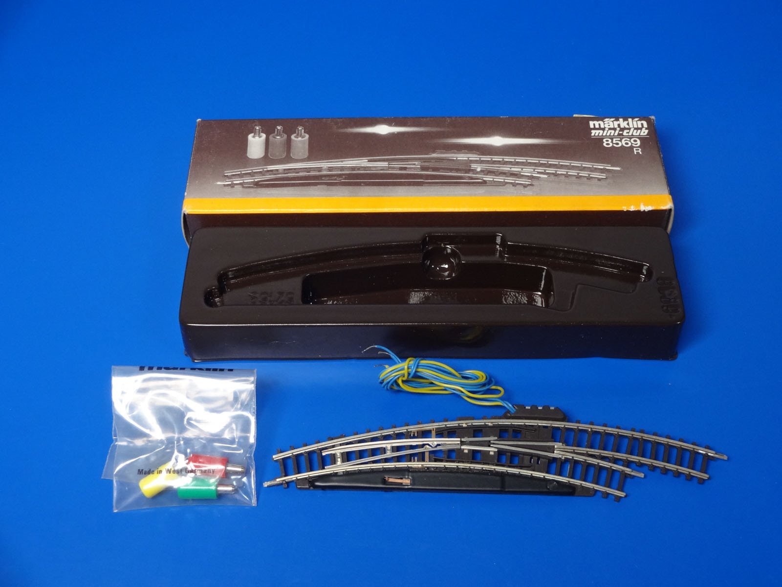 お値下げ　marklin 8561/8567 MARKLIN Z - 8567 / 8569 - curved electric turnout right