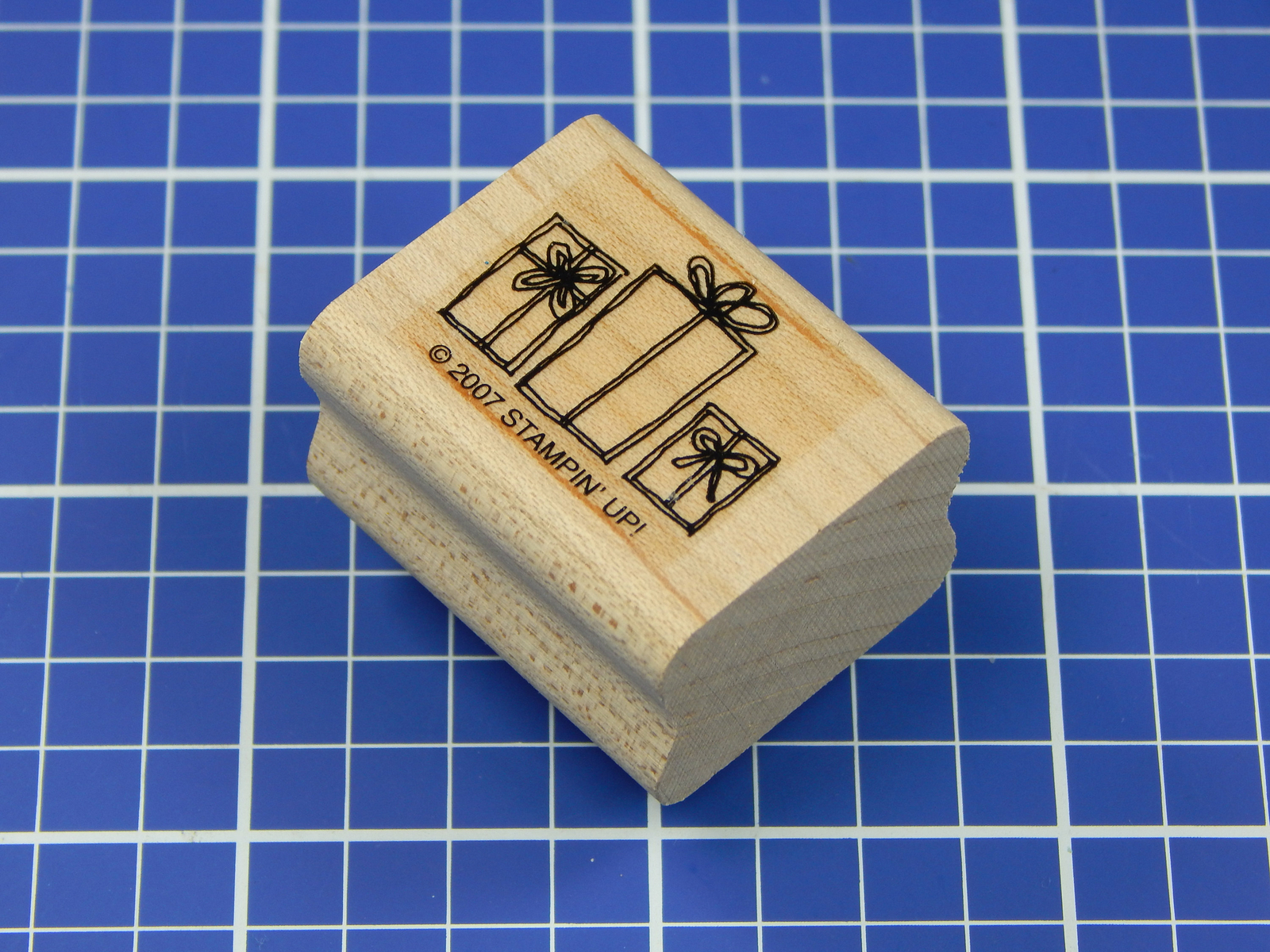 Three Wrapped PRESENTS / GIFTS, Wood Mounted Rubber Stamp by Stampin' Up!  EUC!